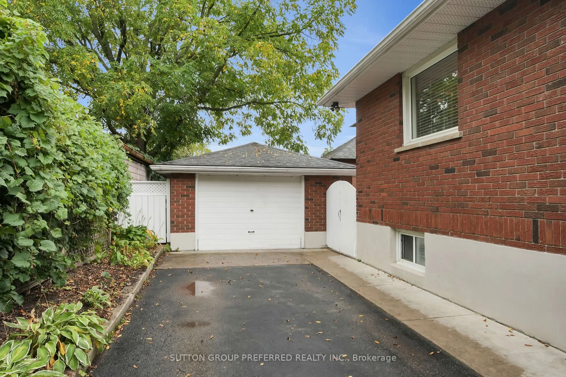 737 Whetter Avenue