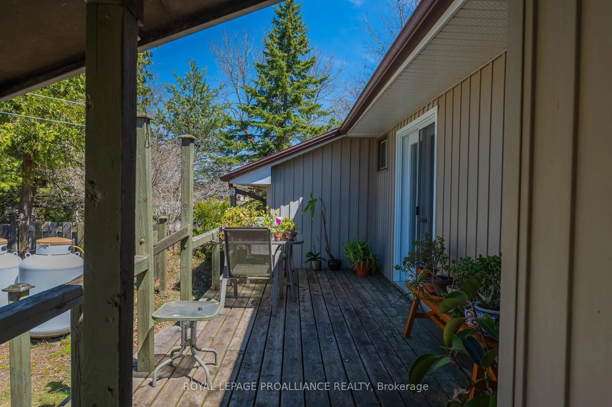 280 Presqu'ile Parkway