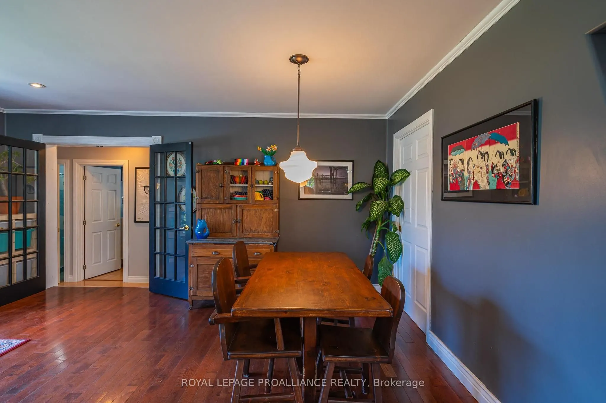 280 Presqu'ile Parkway