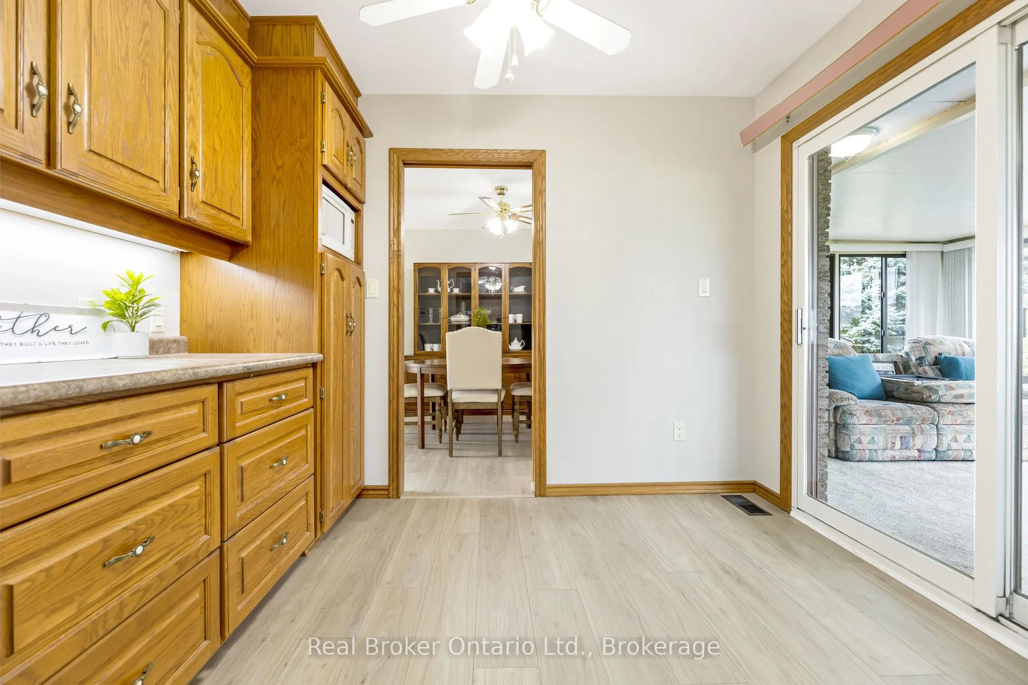 9412 Sideroad 17