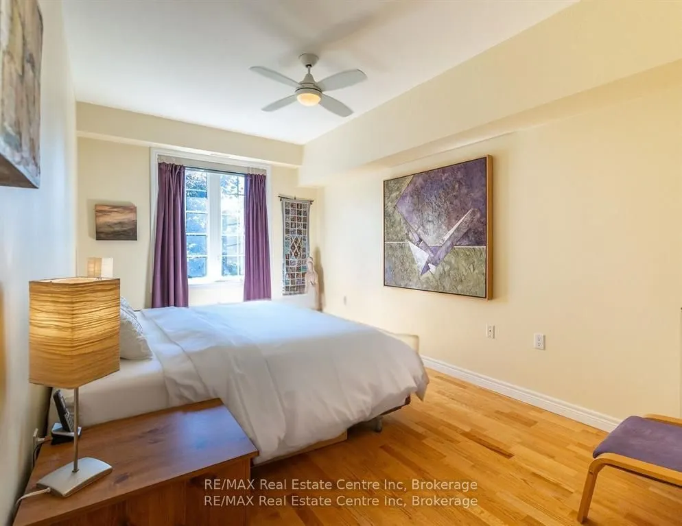 20 Station Square, #303