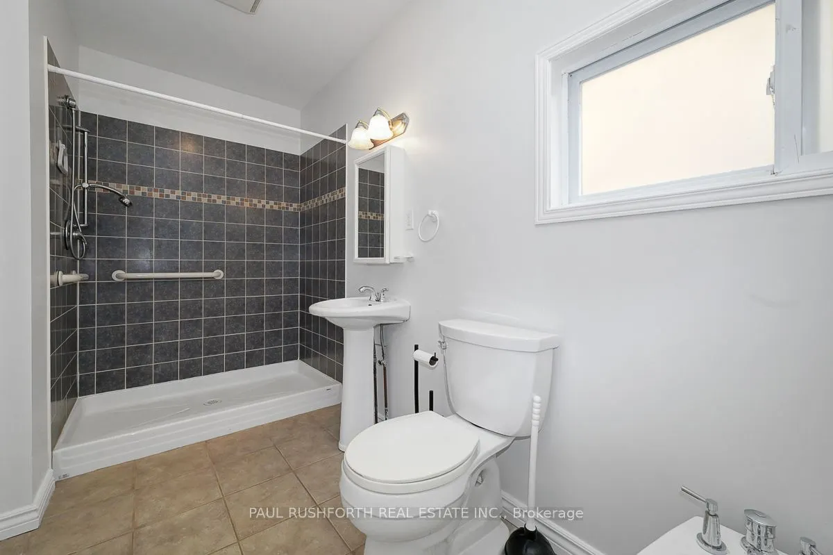 36 Champagne Avenue S