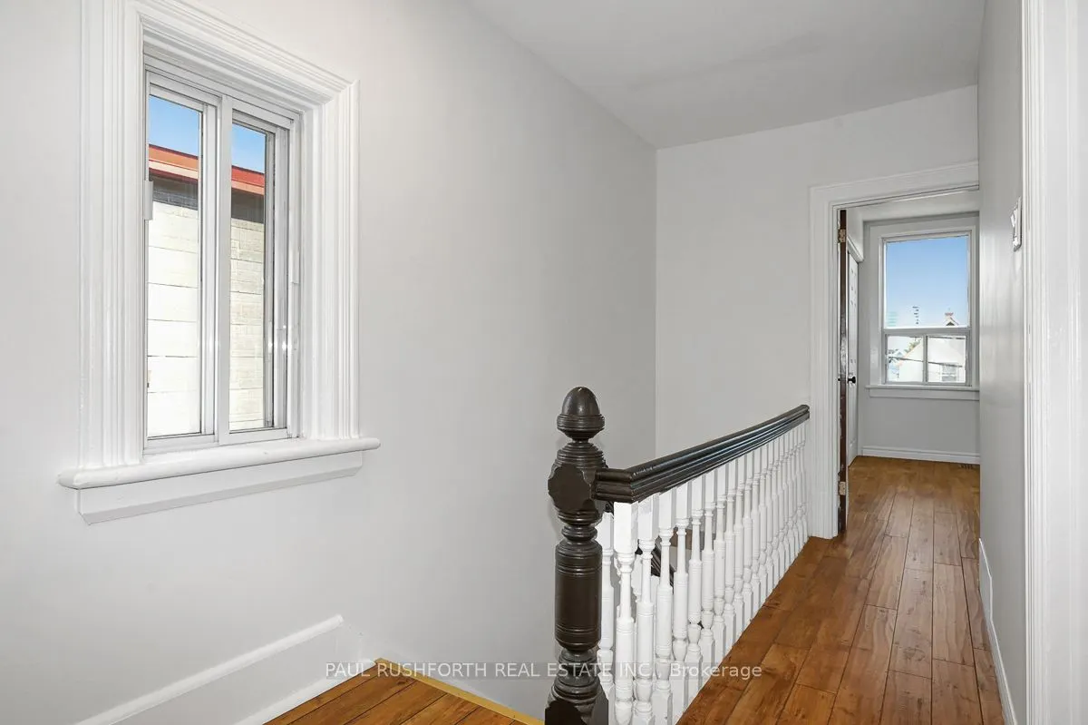 36 Champagne Avenue S