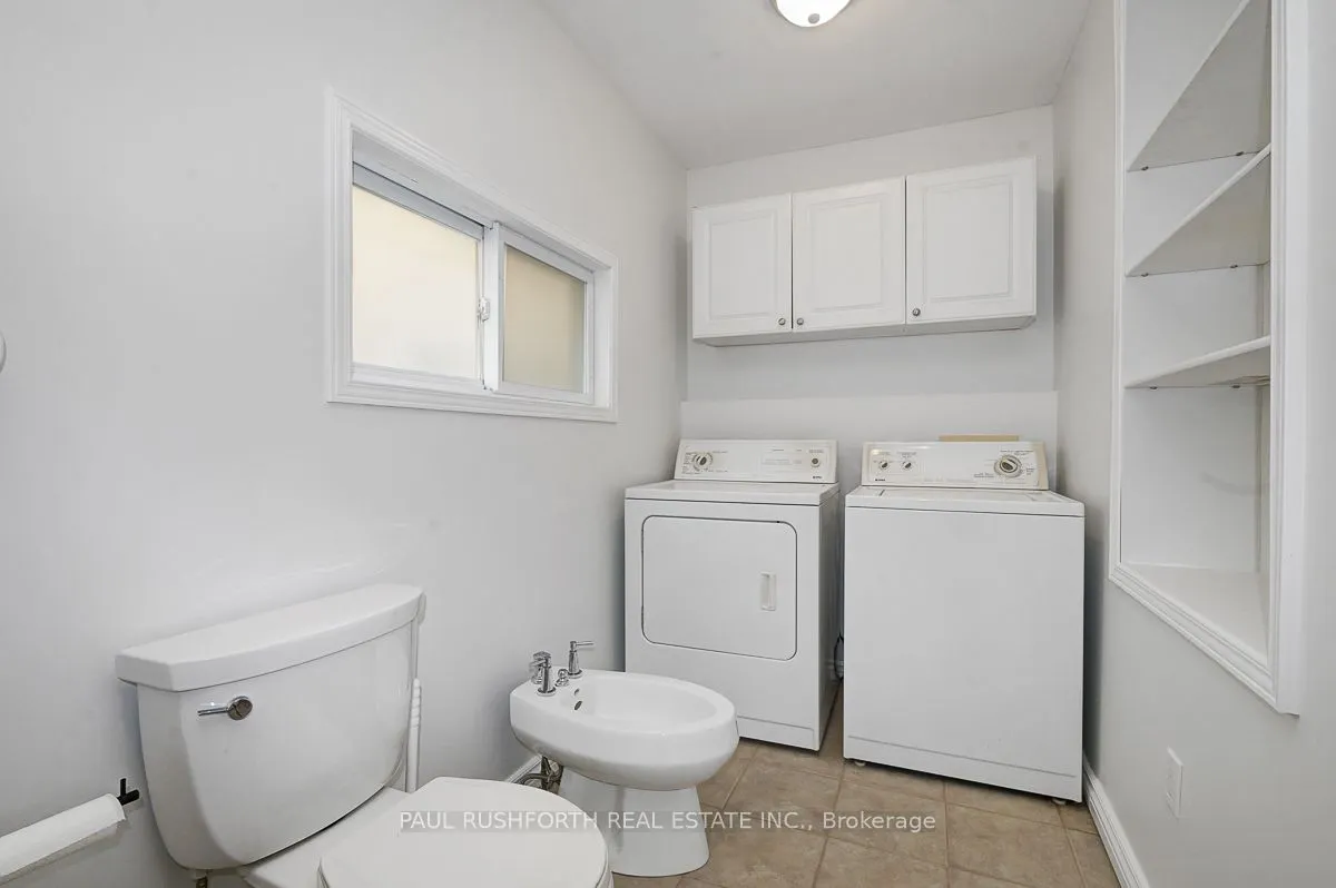 36 Champagne Avenue S