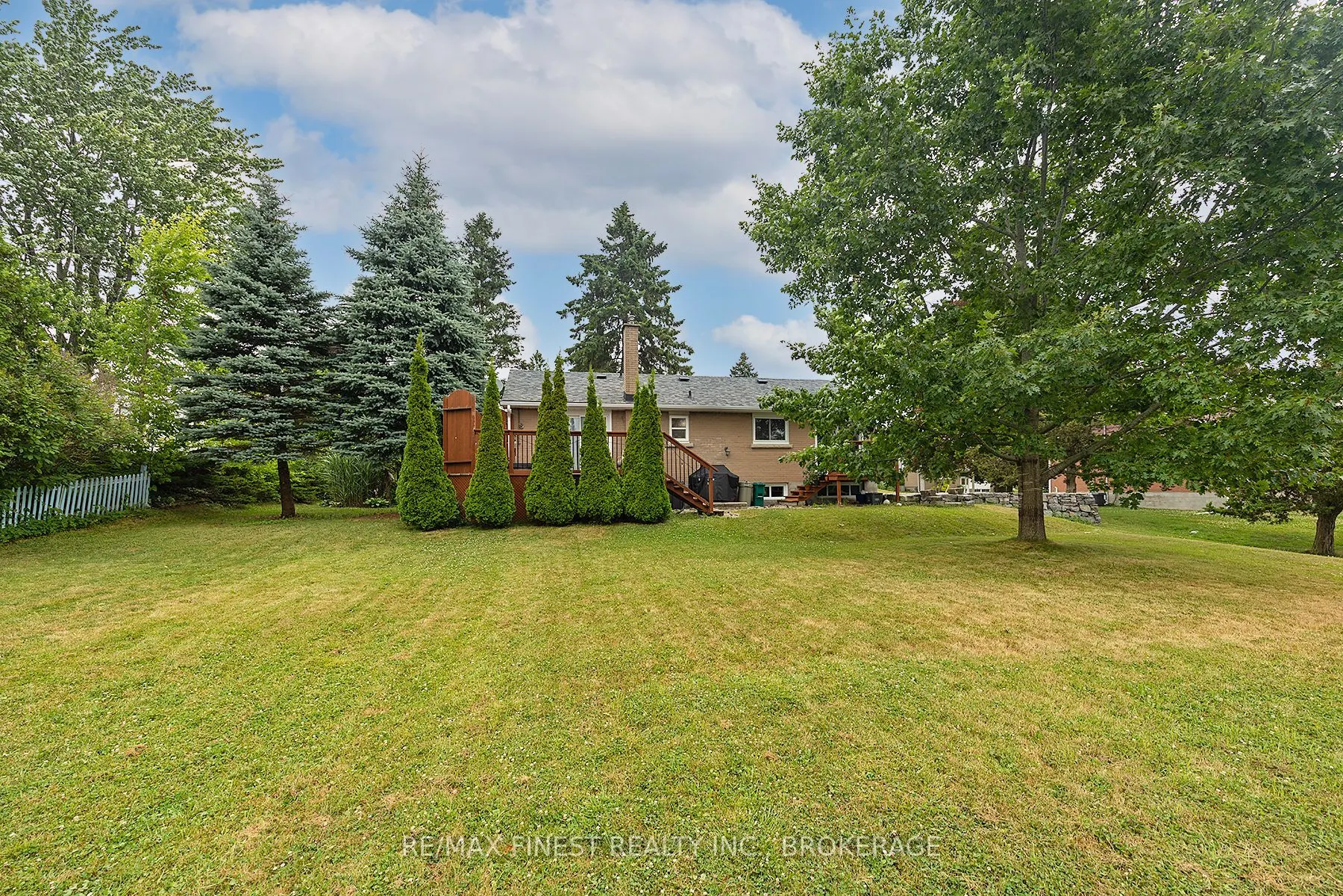 1429 Avondale Crescent