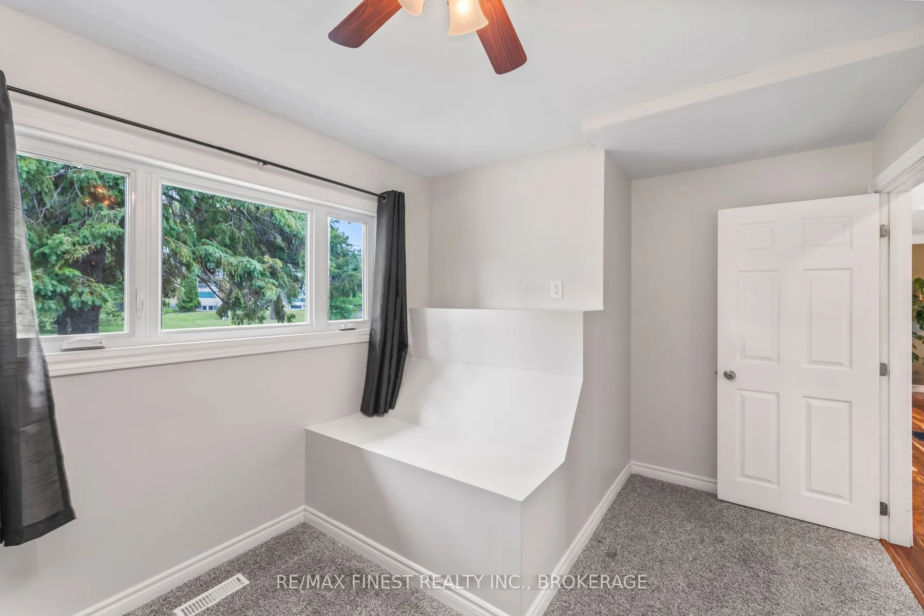 1429 Avondale Crescent