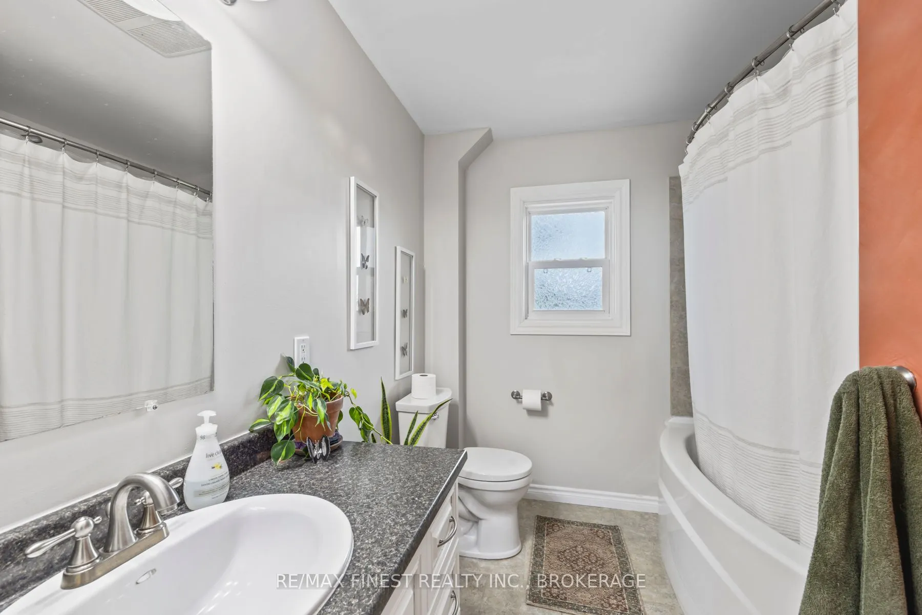 1429 Avondale Crescent
