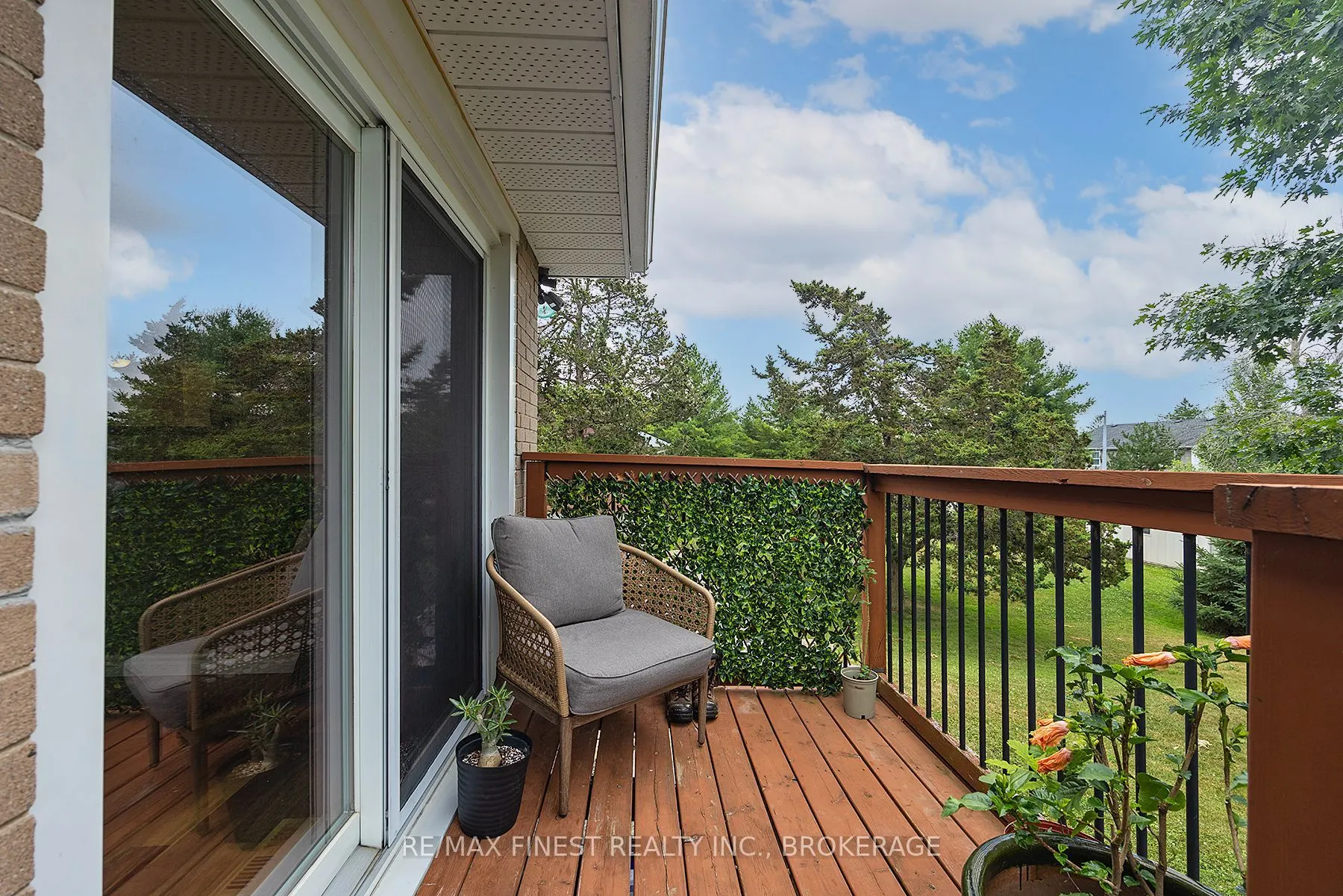 1429 Avondale Crescent