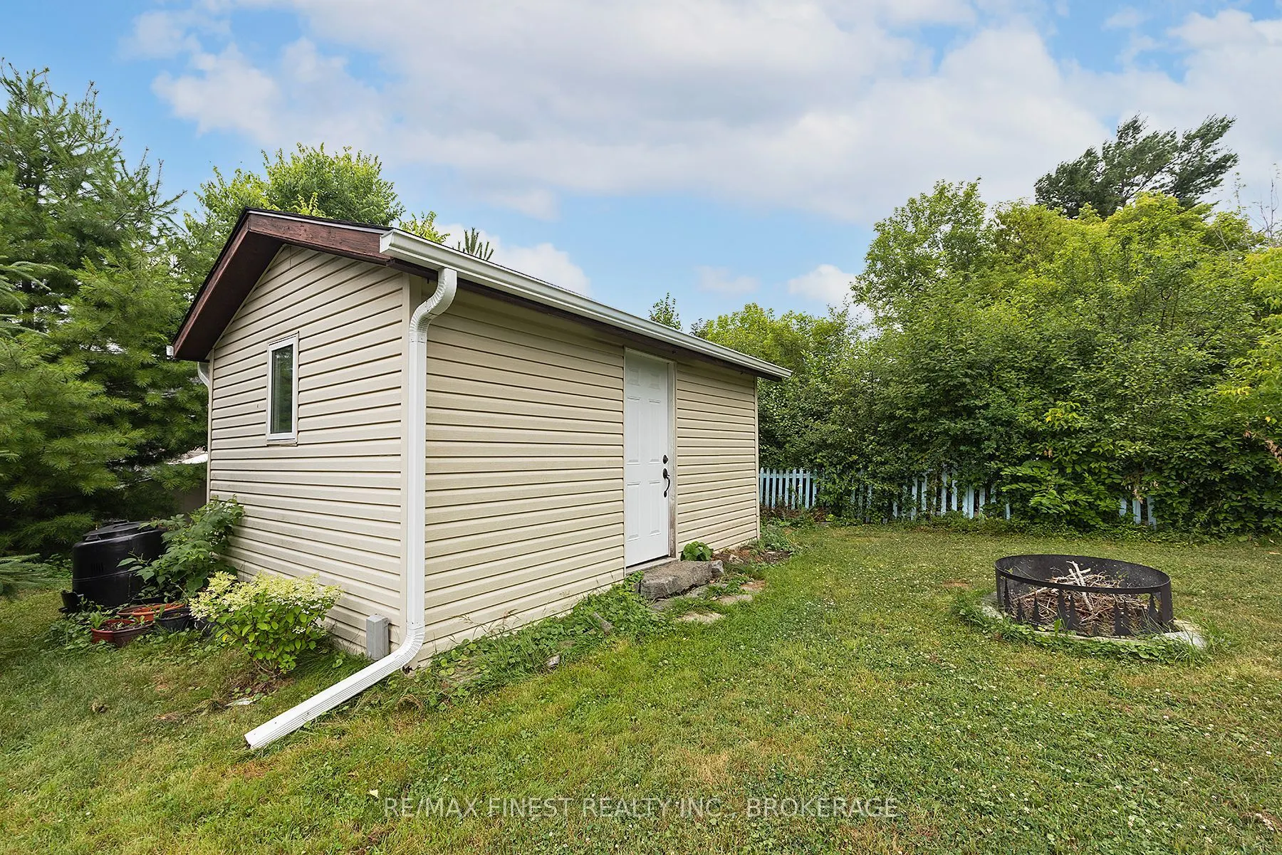 1429 Avondale Crescent
