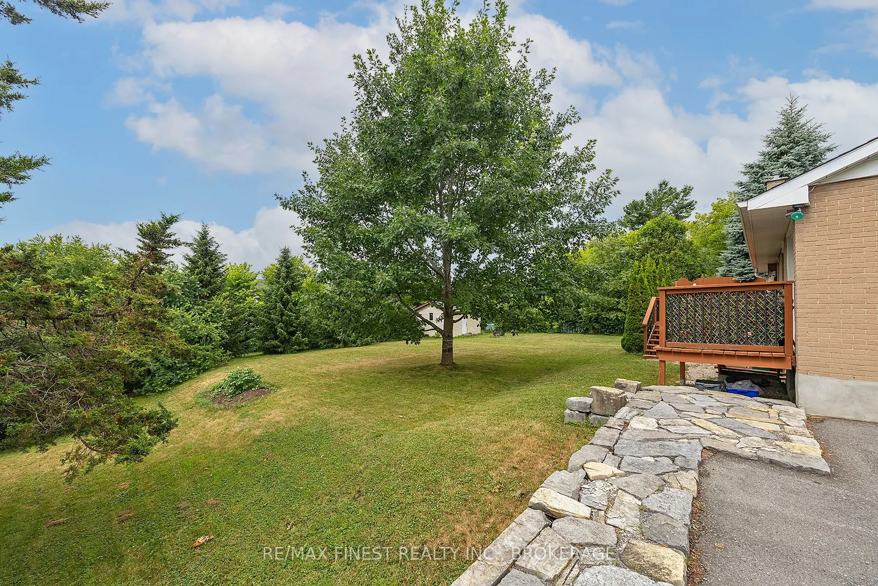 1429 Avondale Crescent