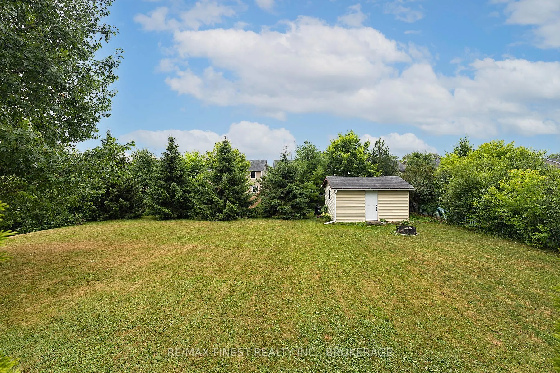 1429 Avondale Crescent