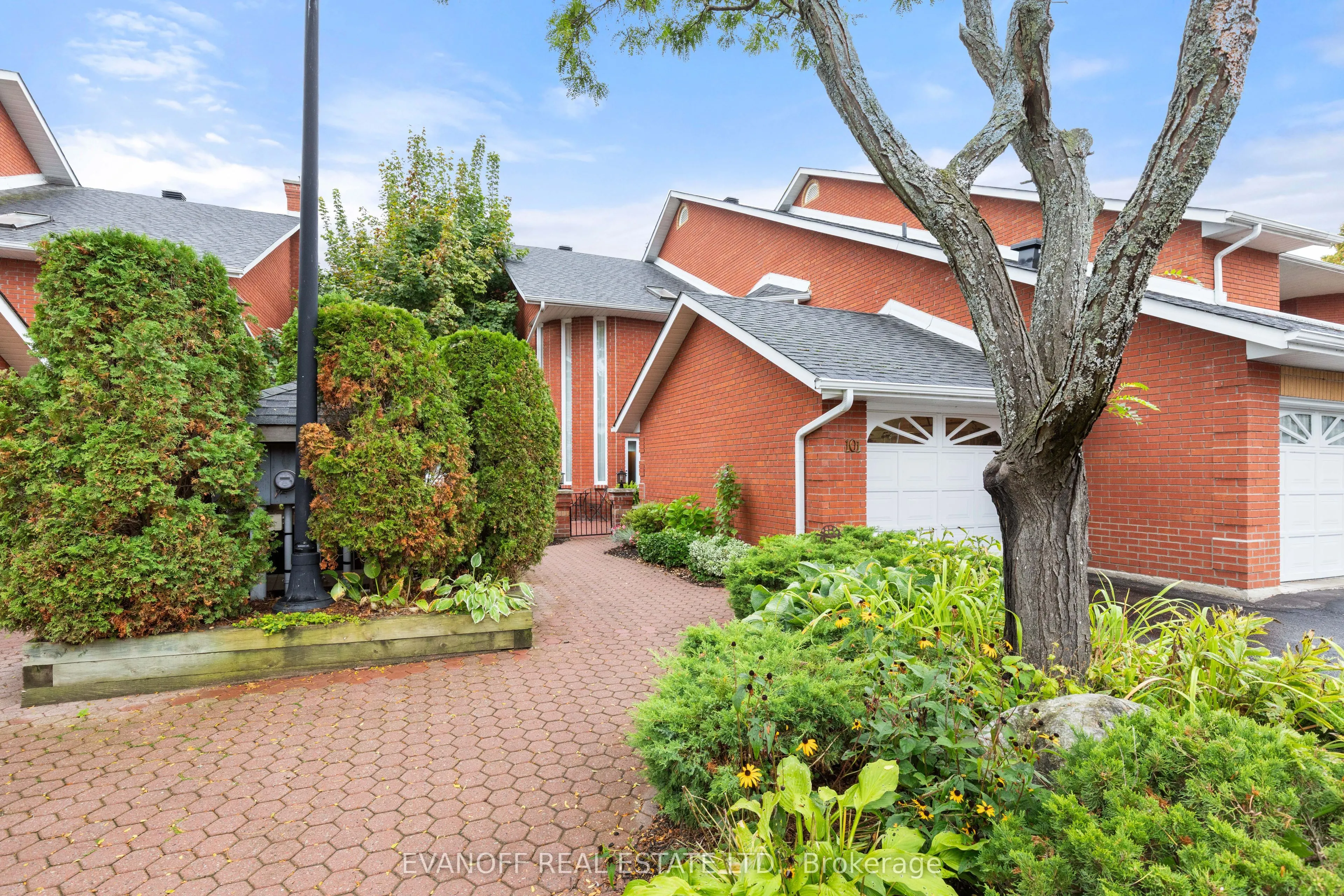 1 Sherwood Street, #101