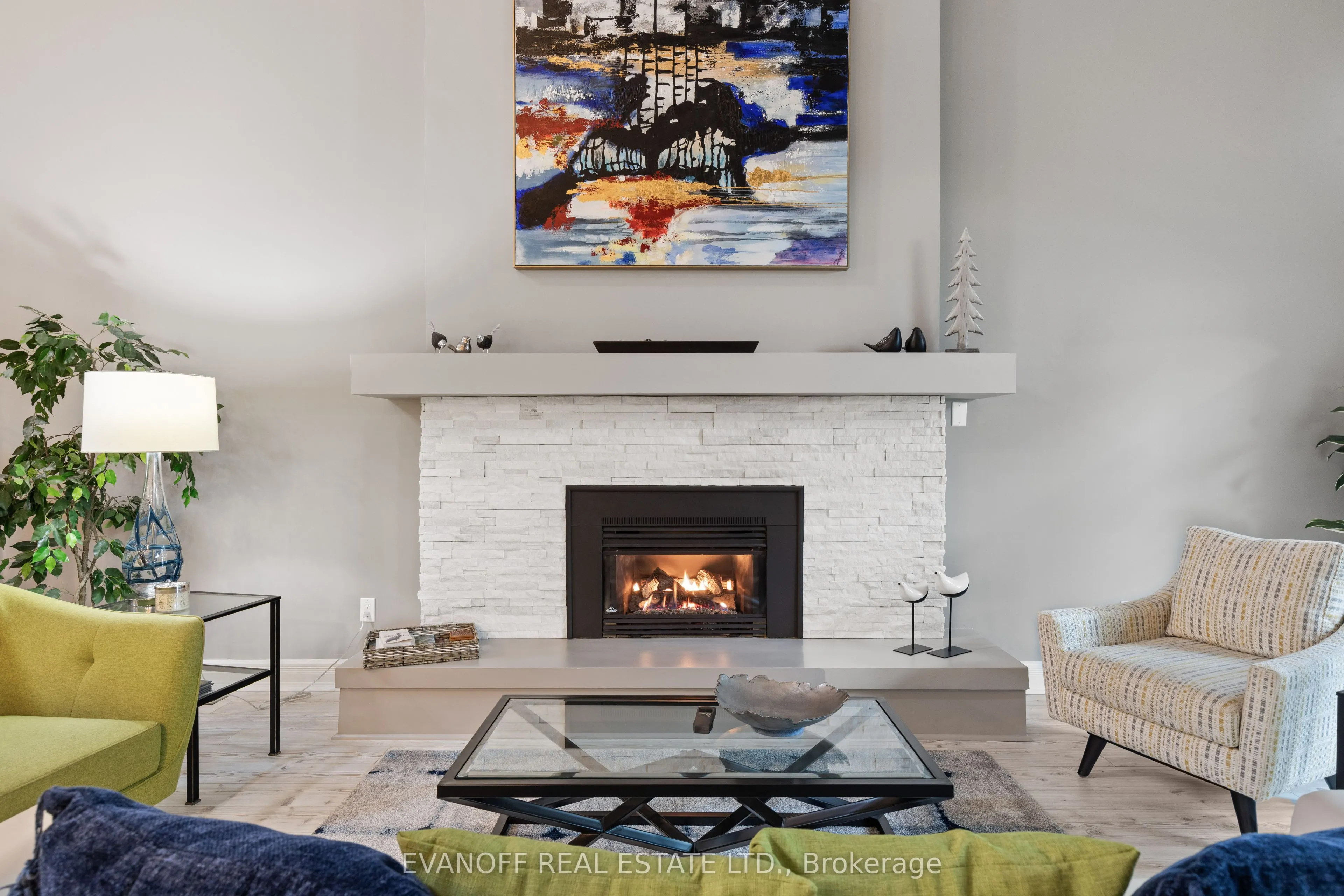 1 Sherwood Street, #101
