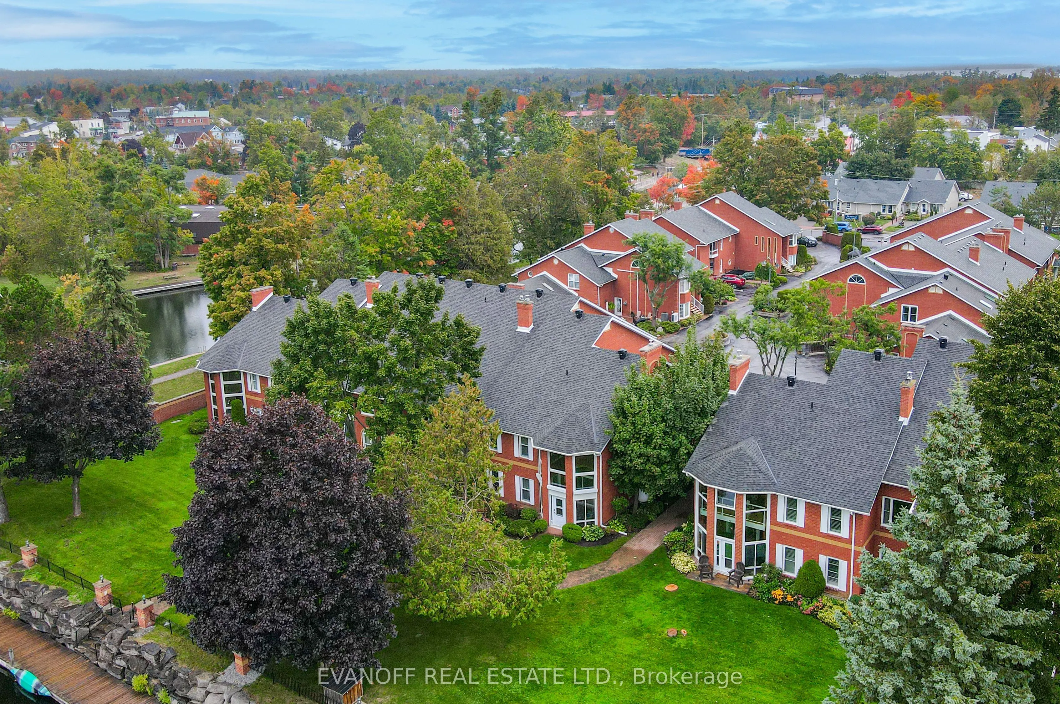 1 Sherwood Street, #101