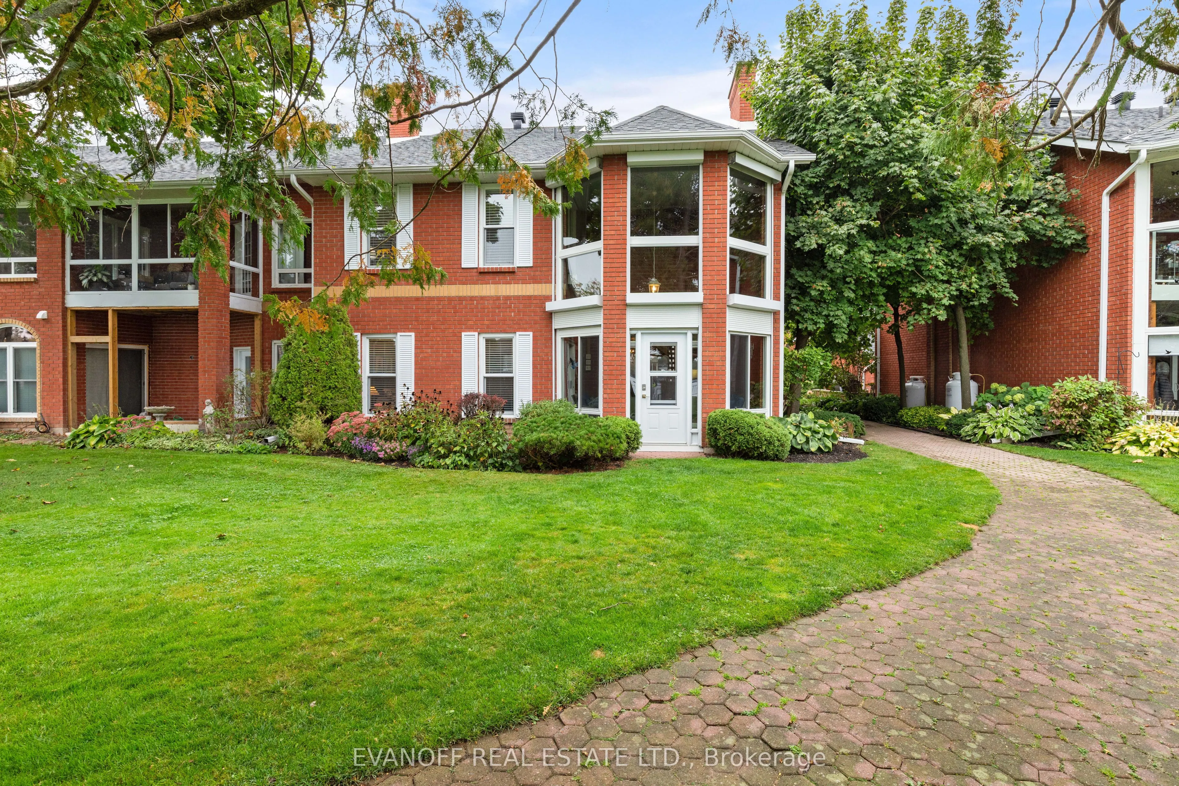 1 Sherwood Street, #101