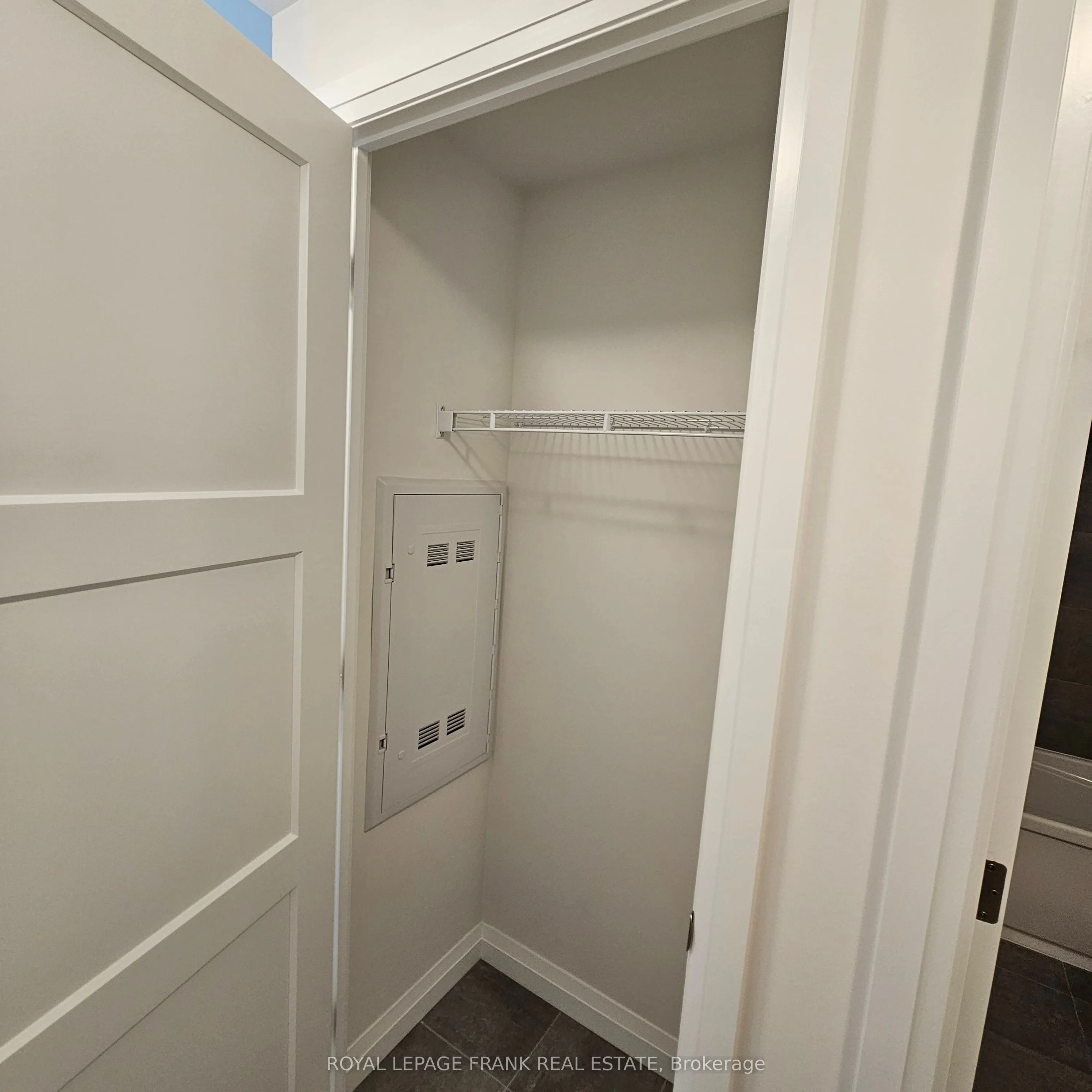 93 Arthur Street S, #903