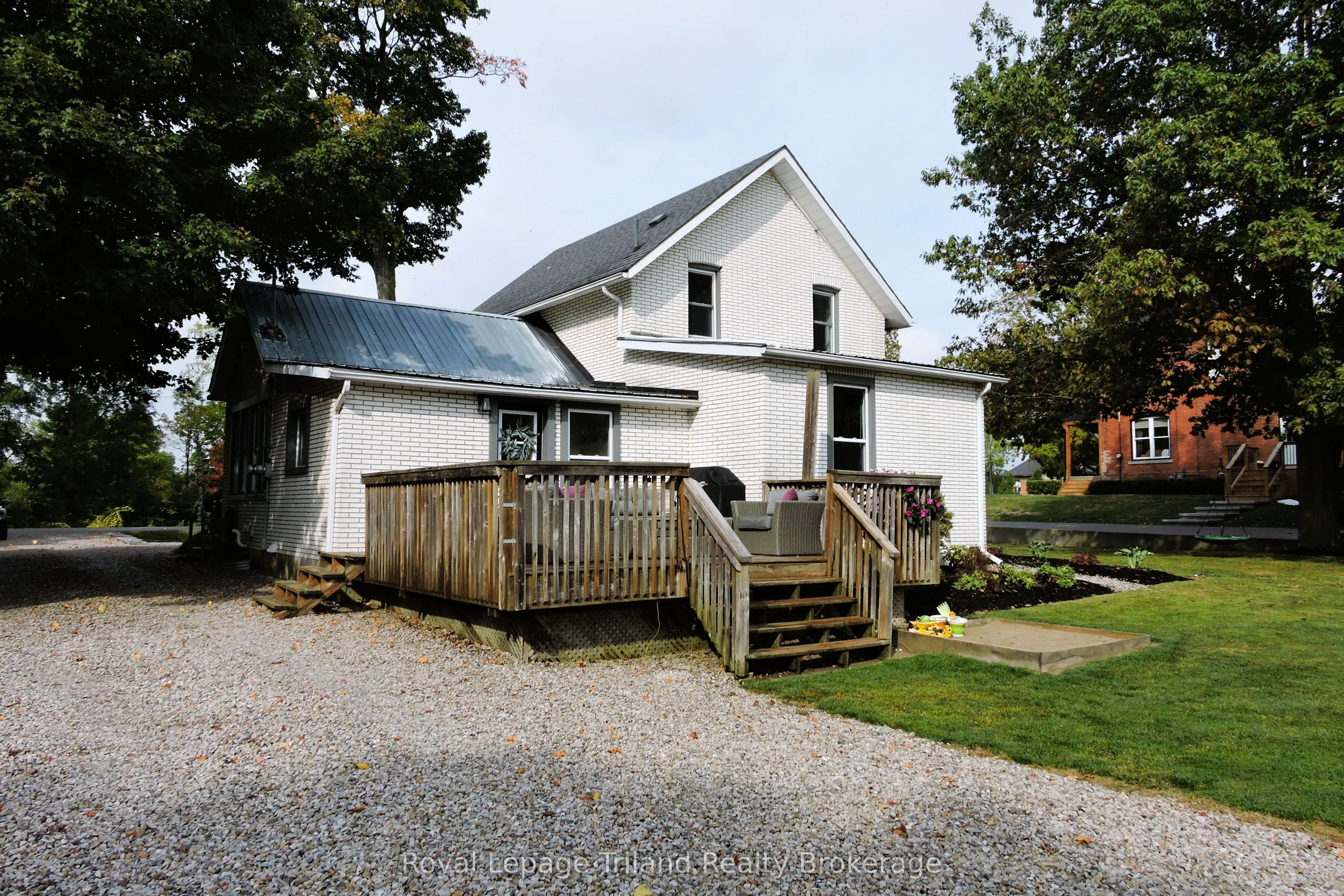 641 MAIN Street N