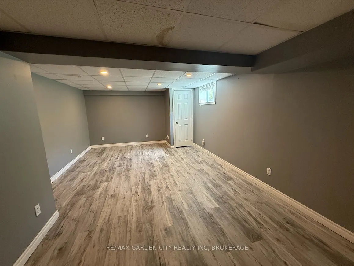 1377 Merrittville Highway