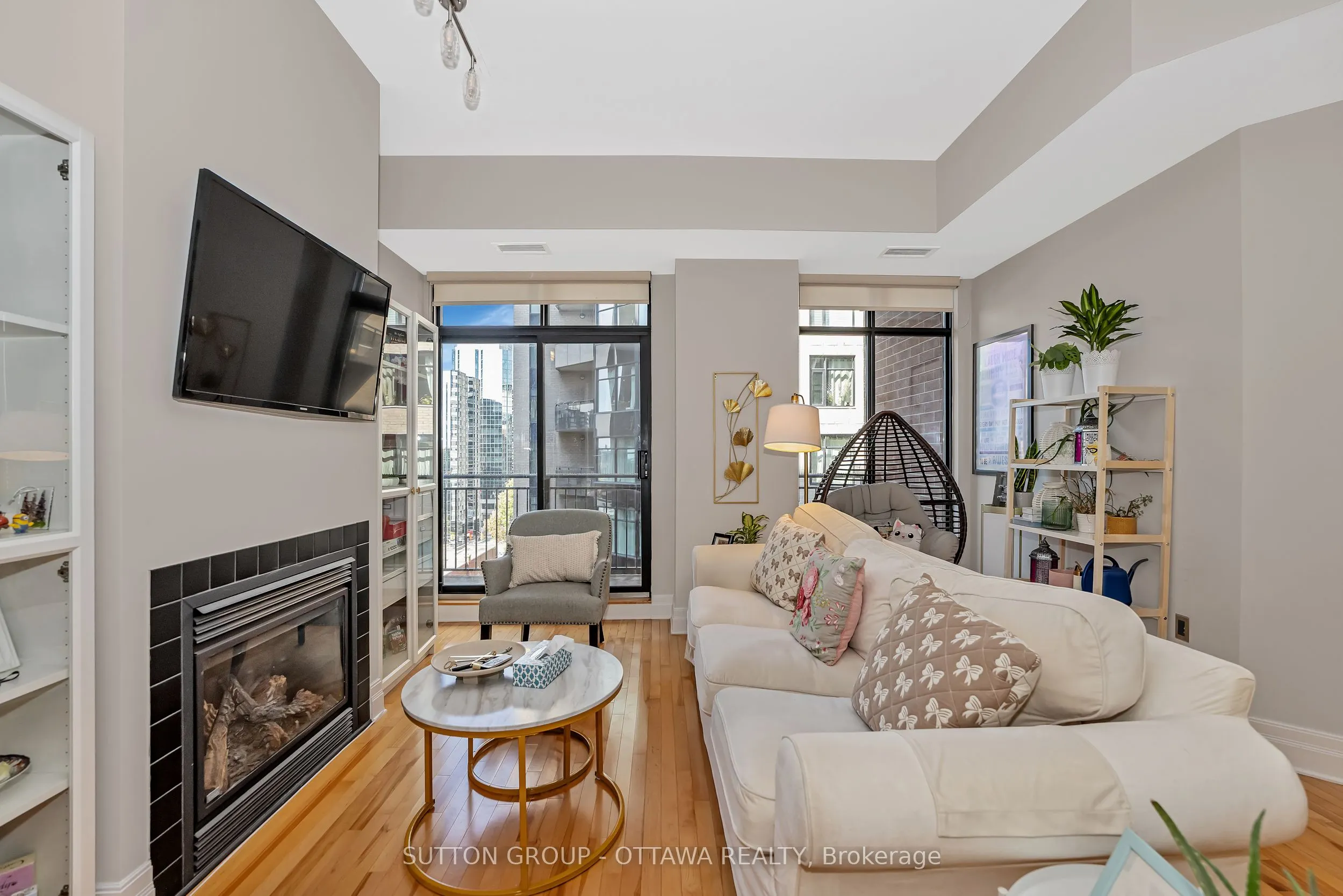 375 Lisgar Street, #903