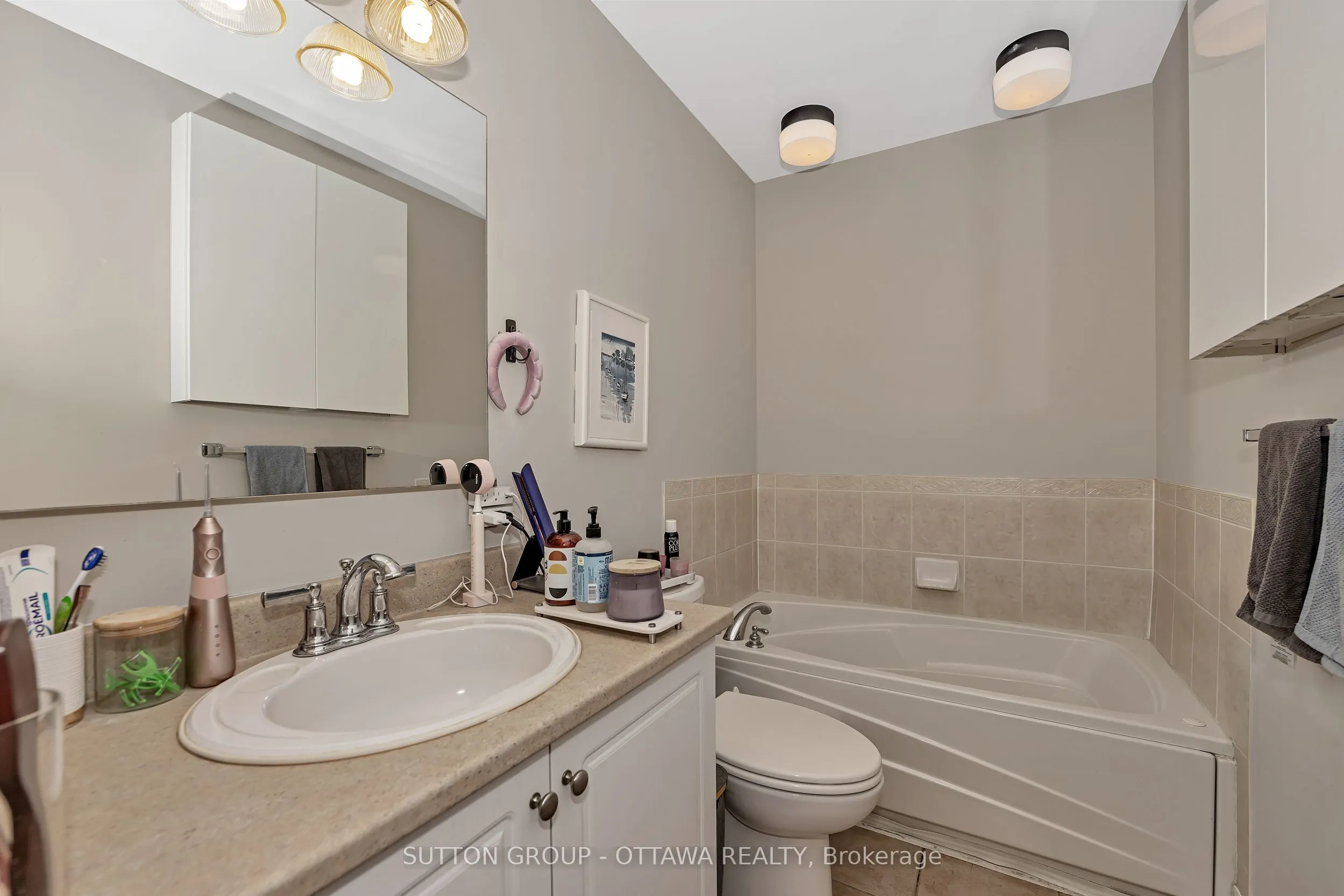 375 Lisgar Street, #903