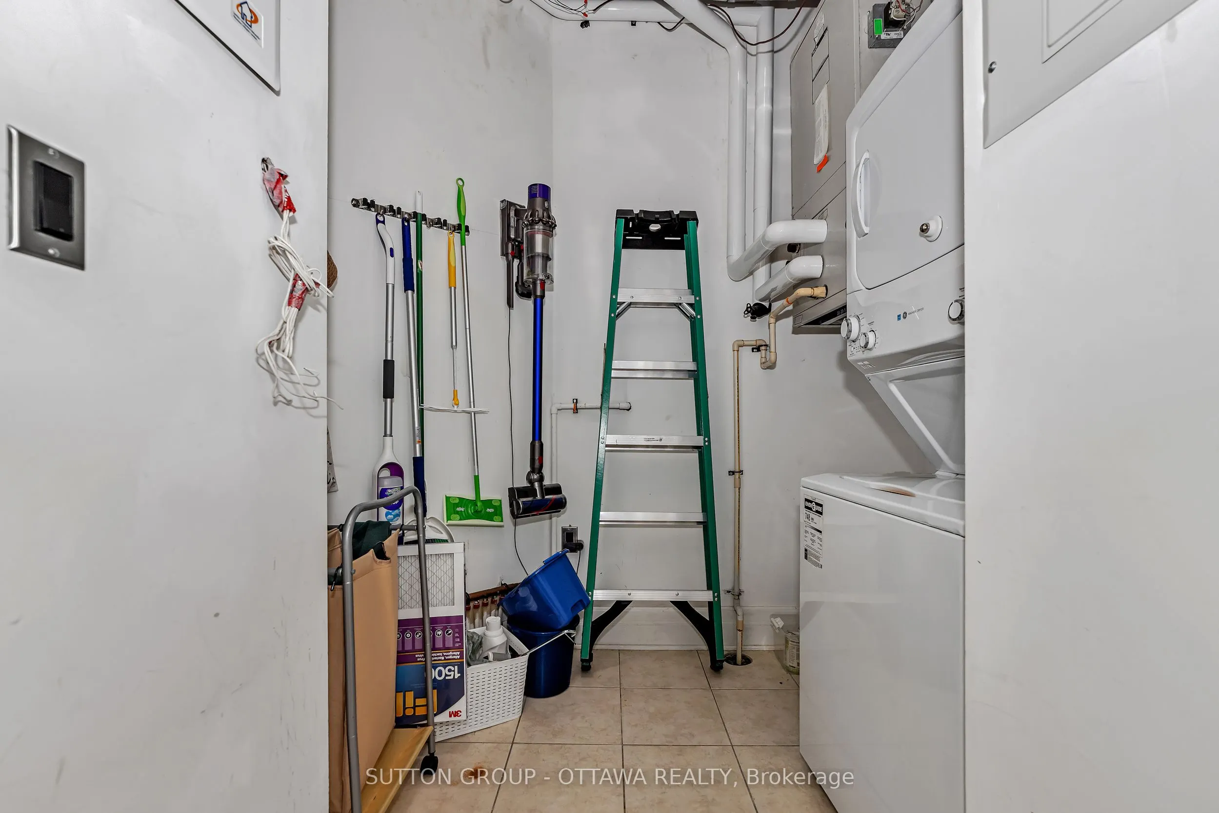 375 Lisgar Street, #903