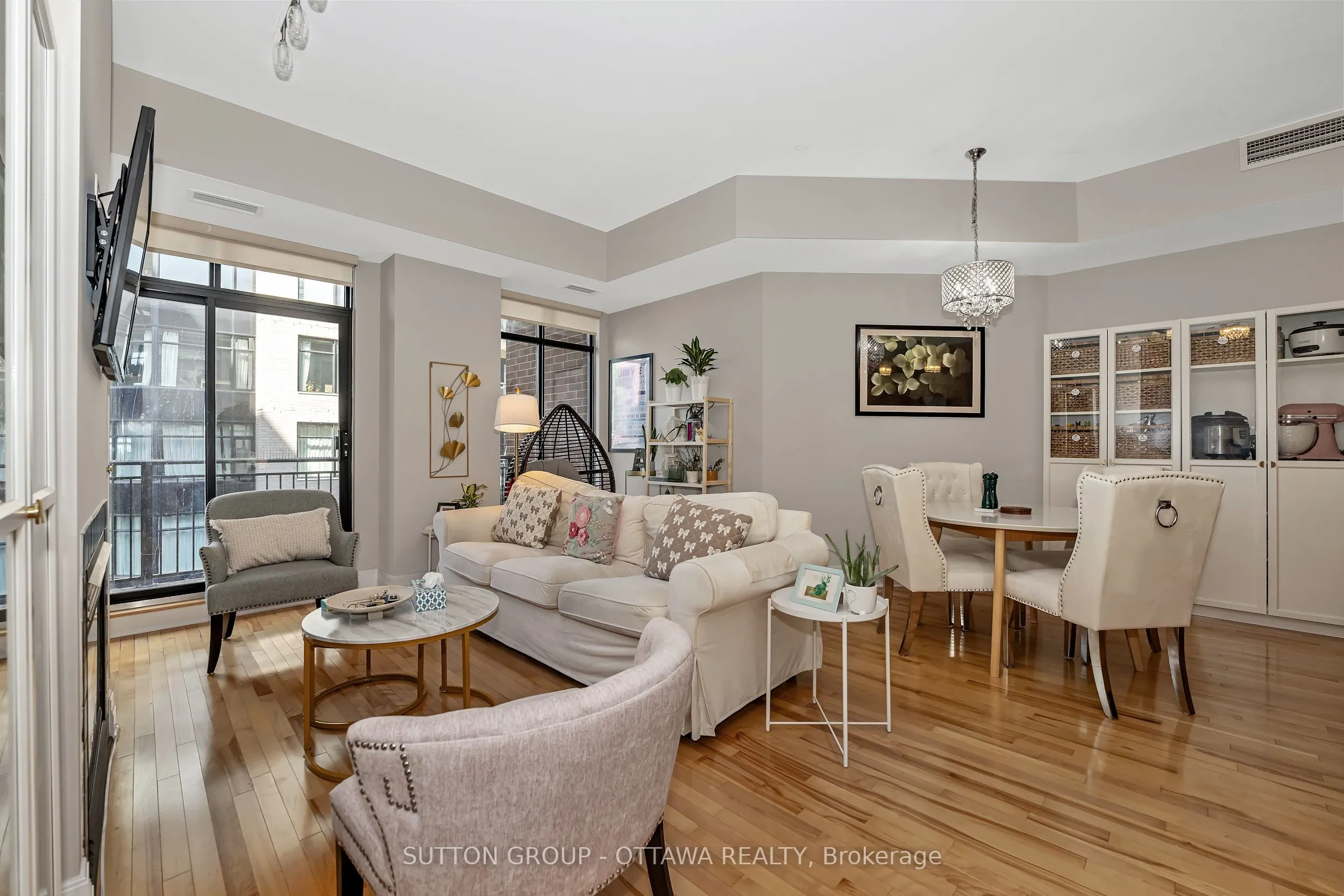 375 Lisgar Street, #903
