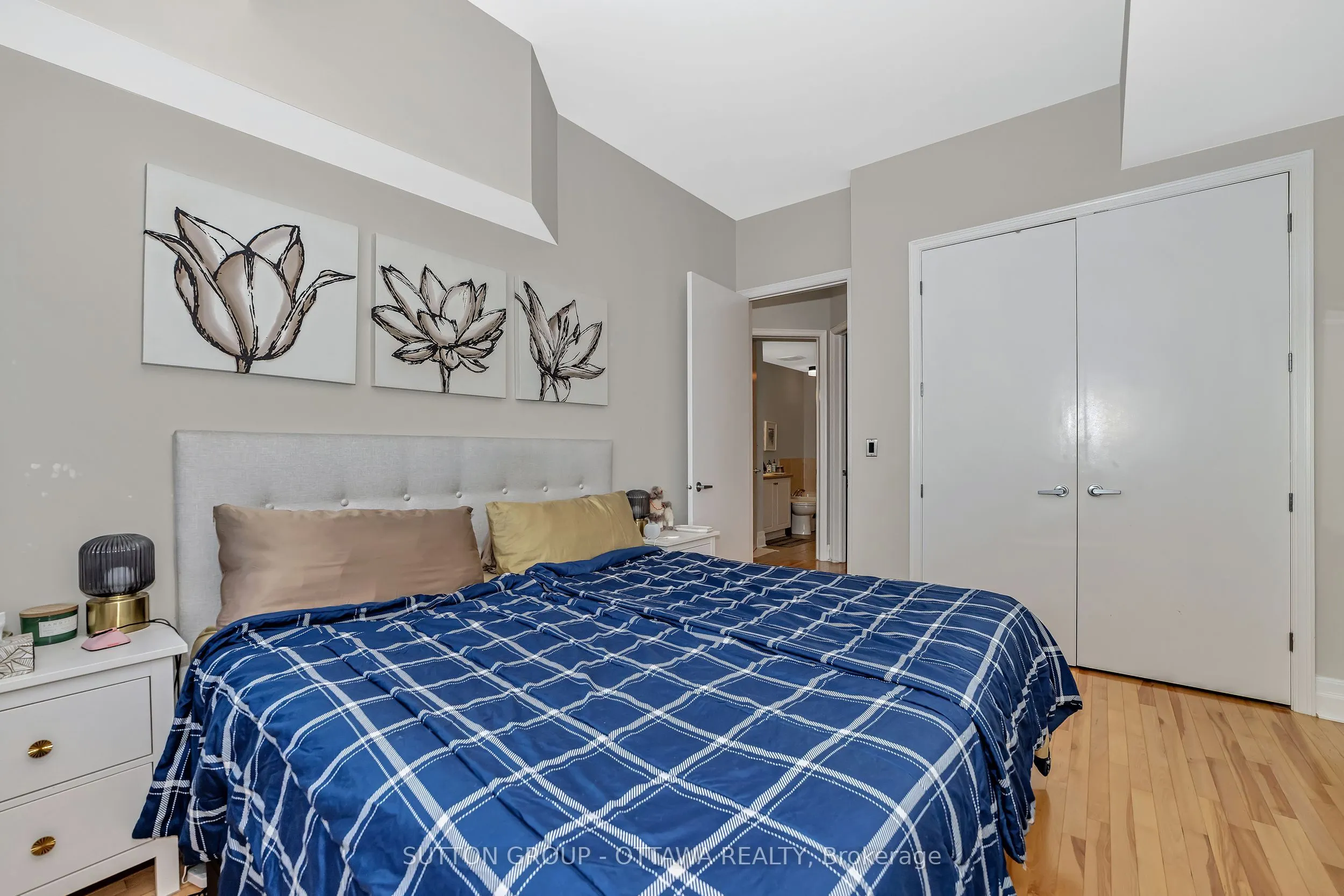 375 Lisgar Street, #903