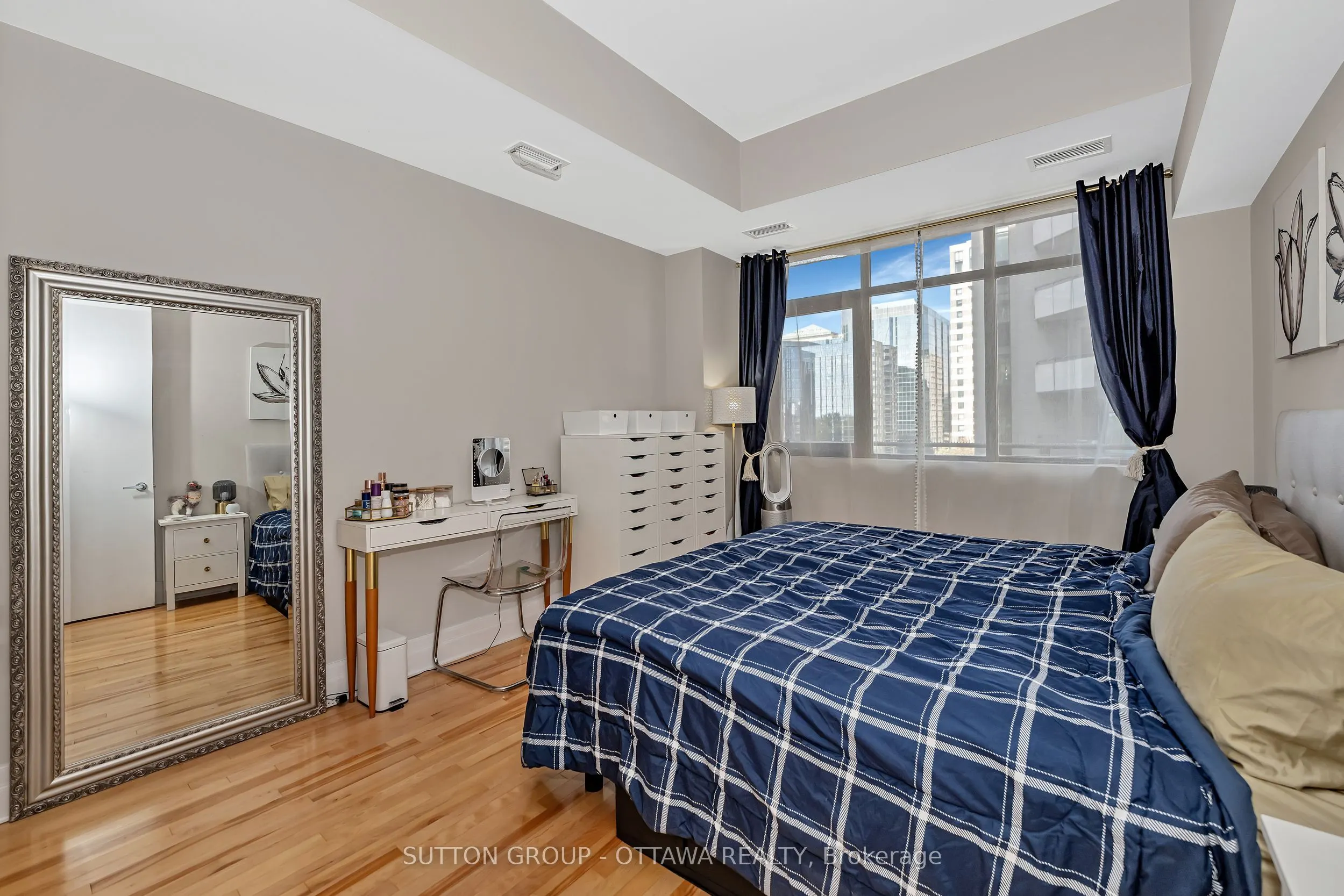375 Lisgar Street, #903