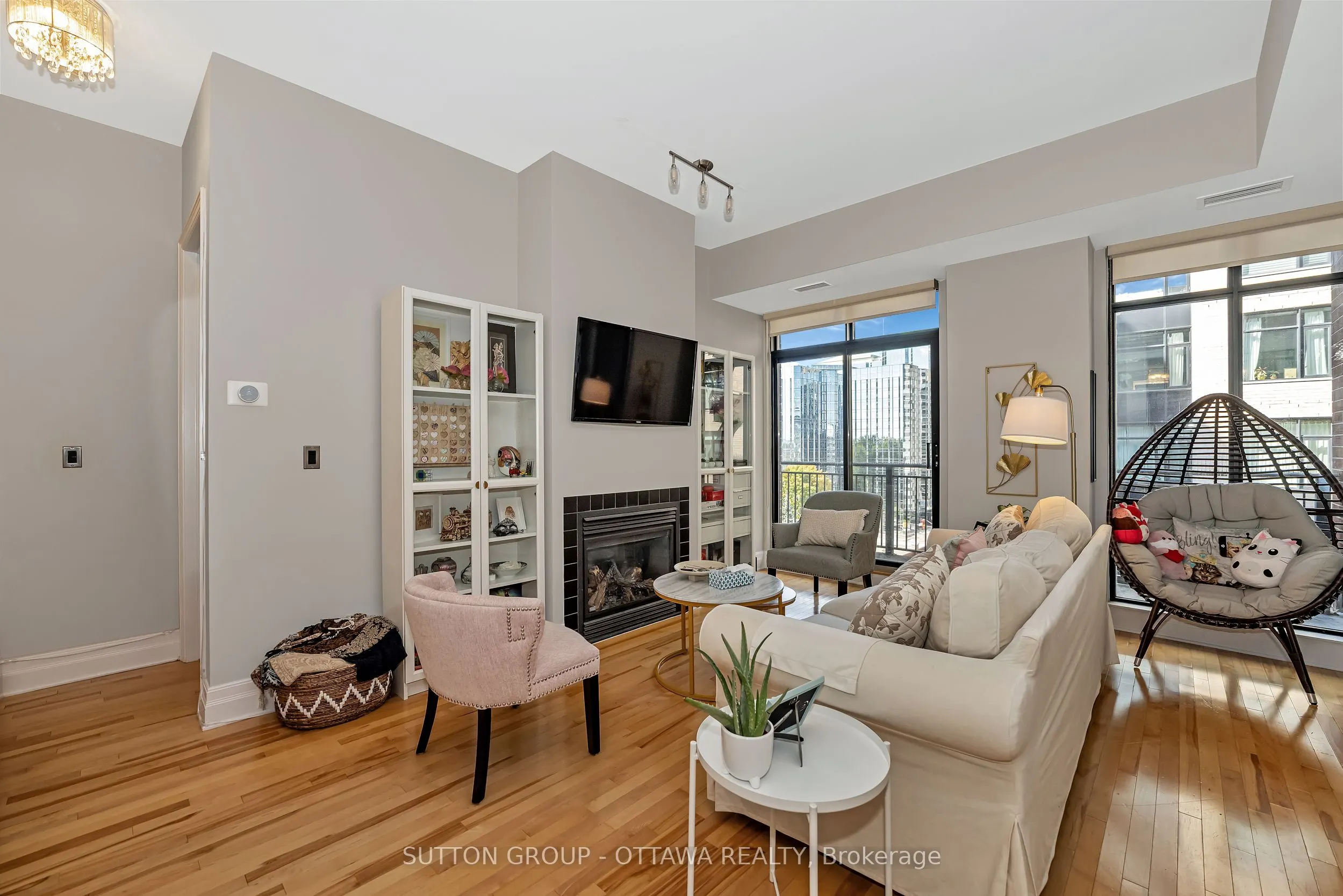 375 Lisgar Street, #903