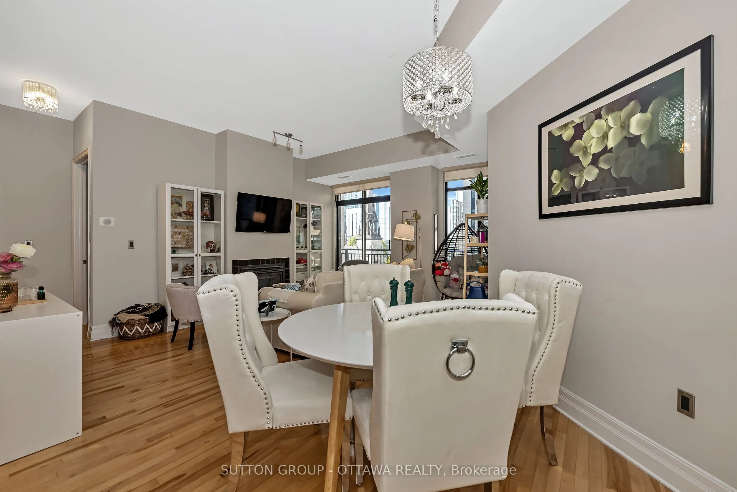 375 Lisgar Street, #903