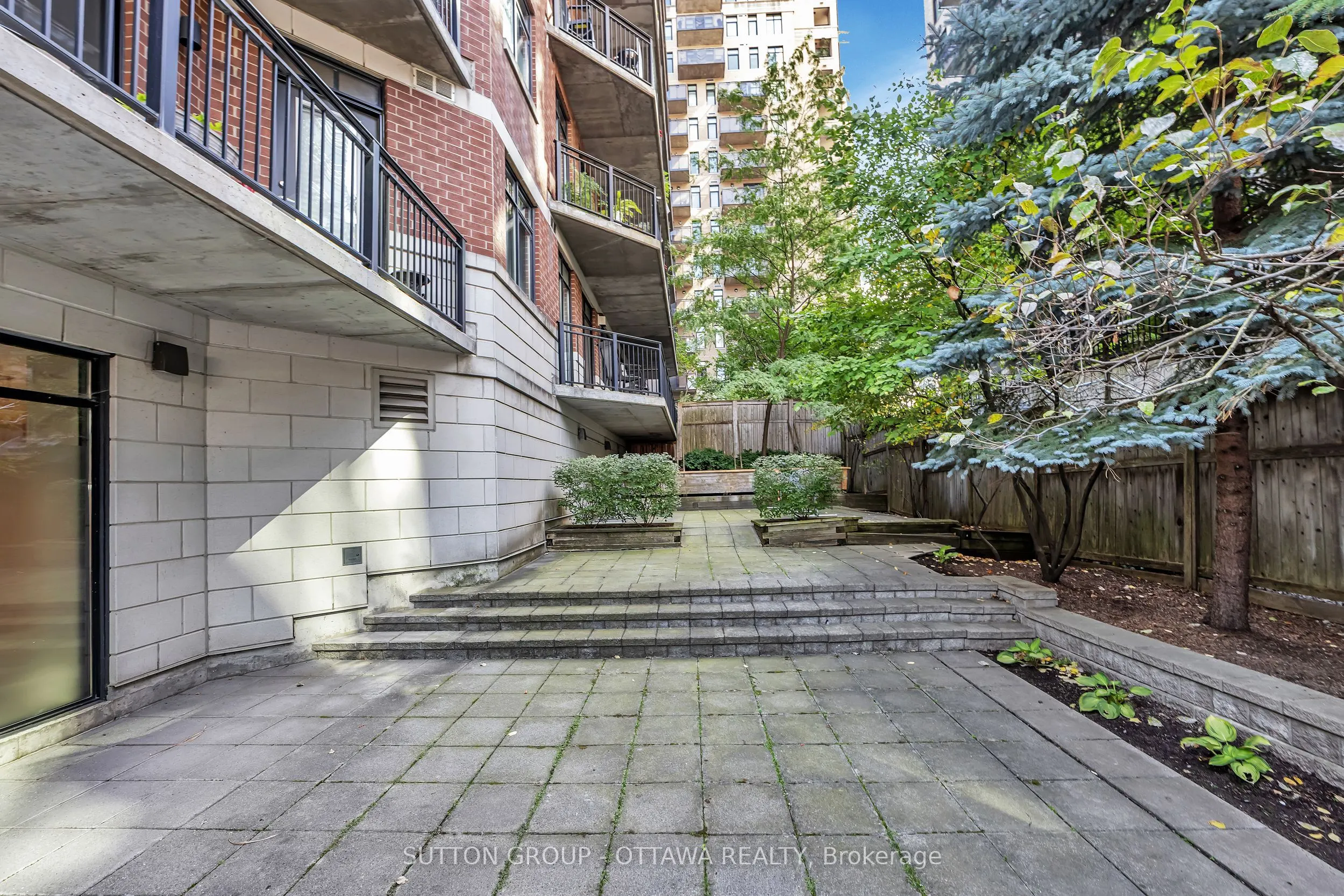 375 Lisgar Street, #903