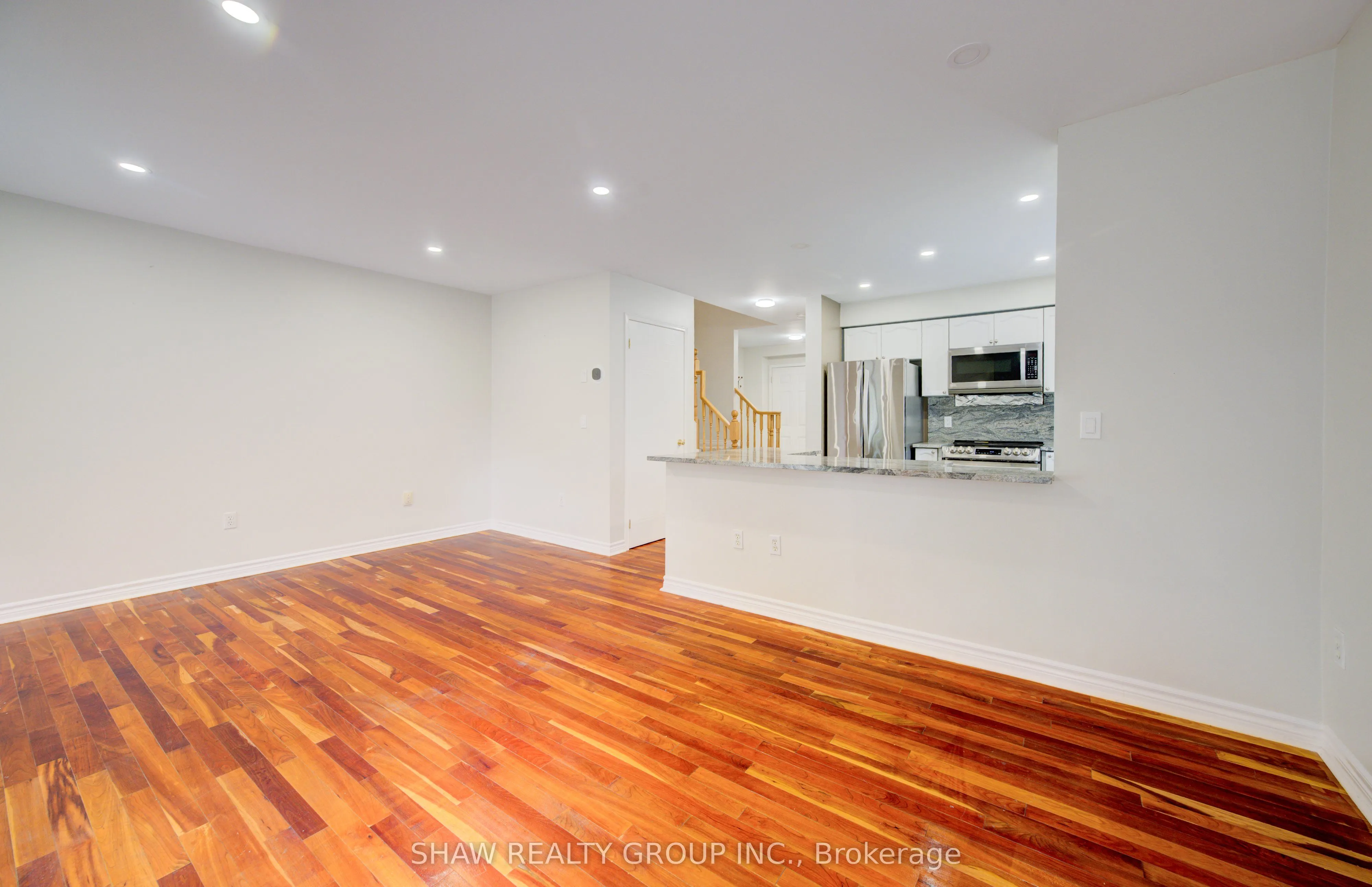 4 King William Court