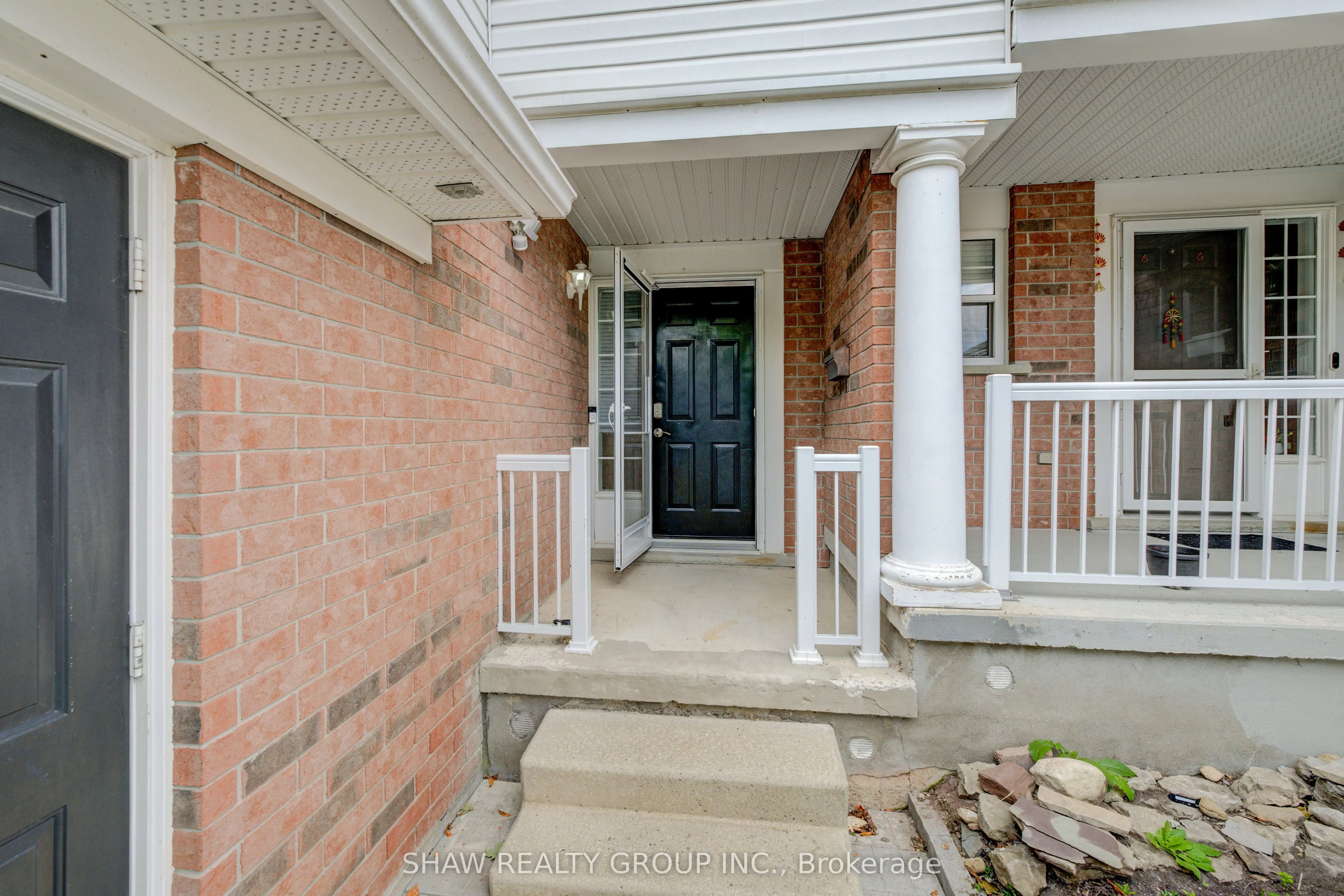 4 King William Court