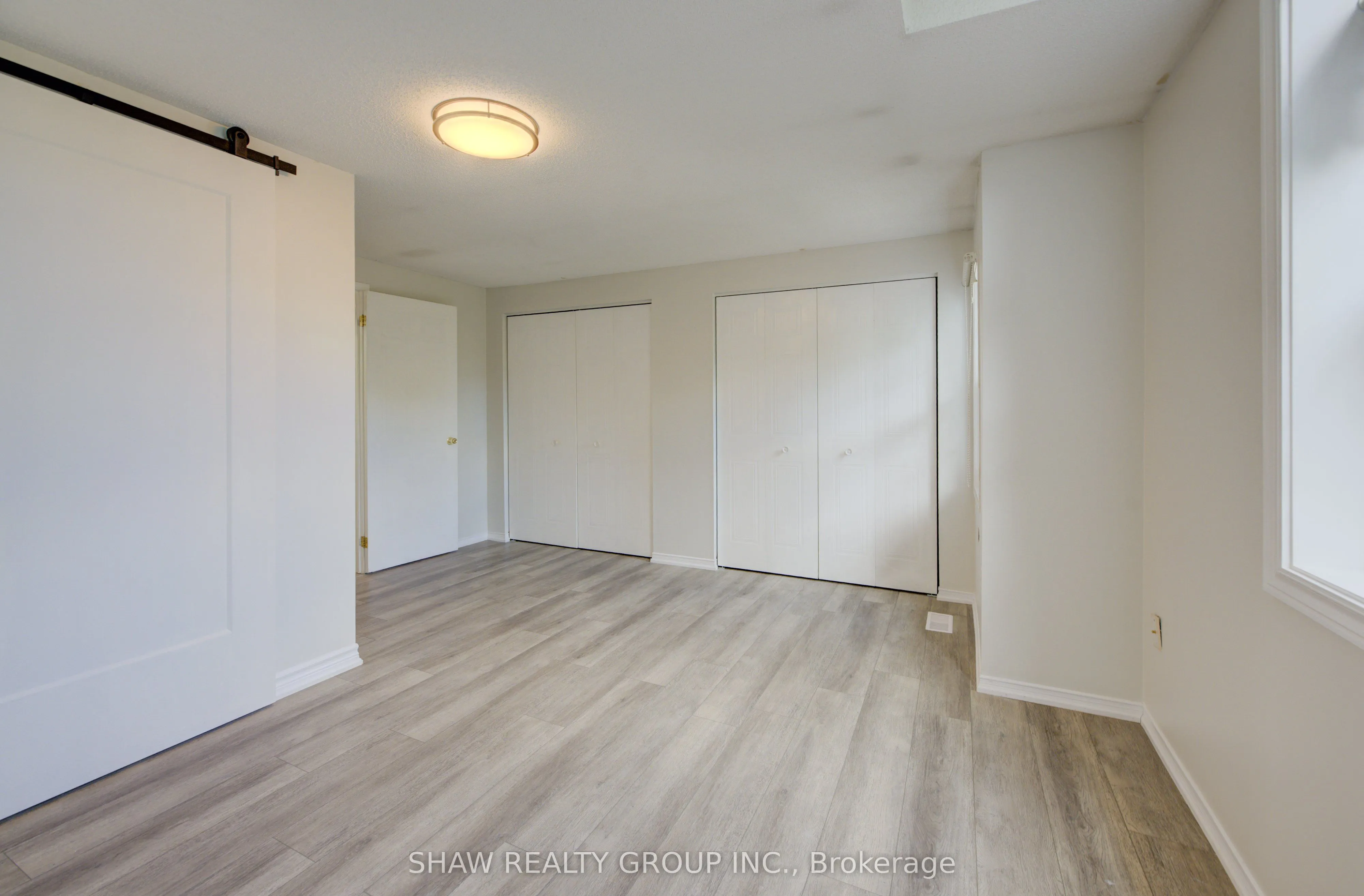 4 King William Court