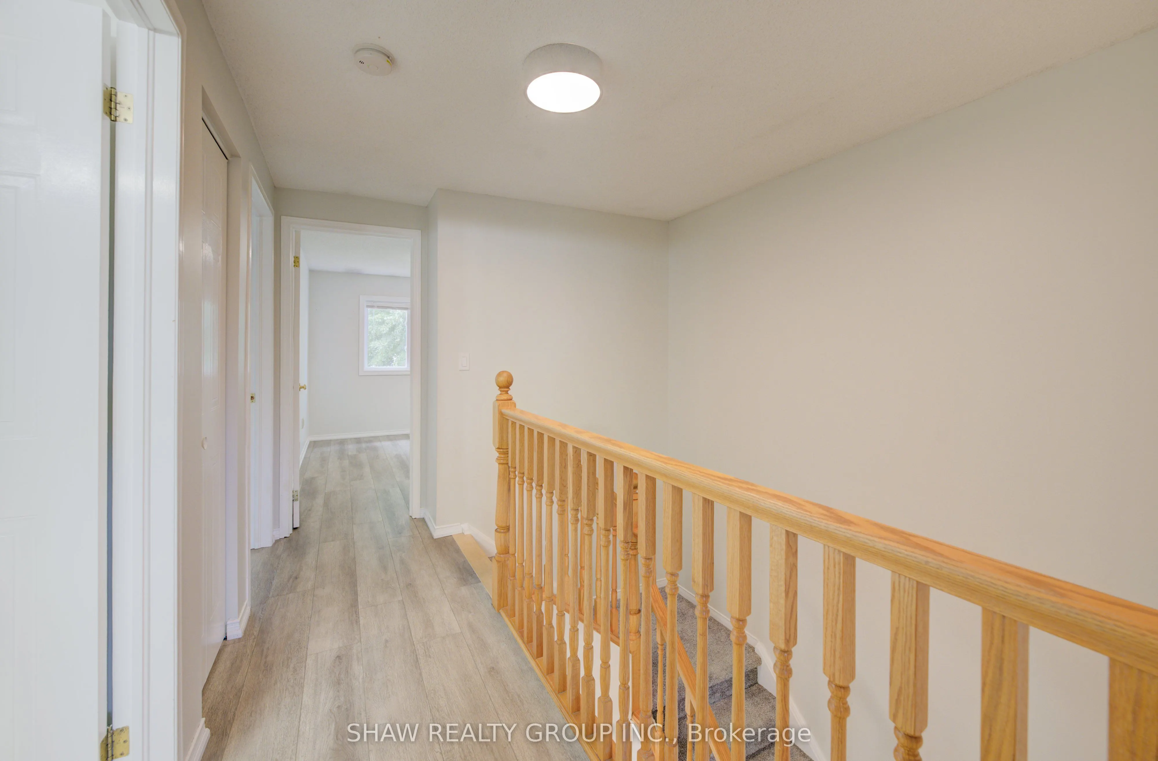 4 King William Court
