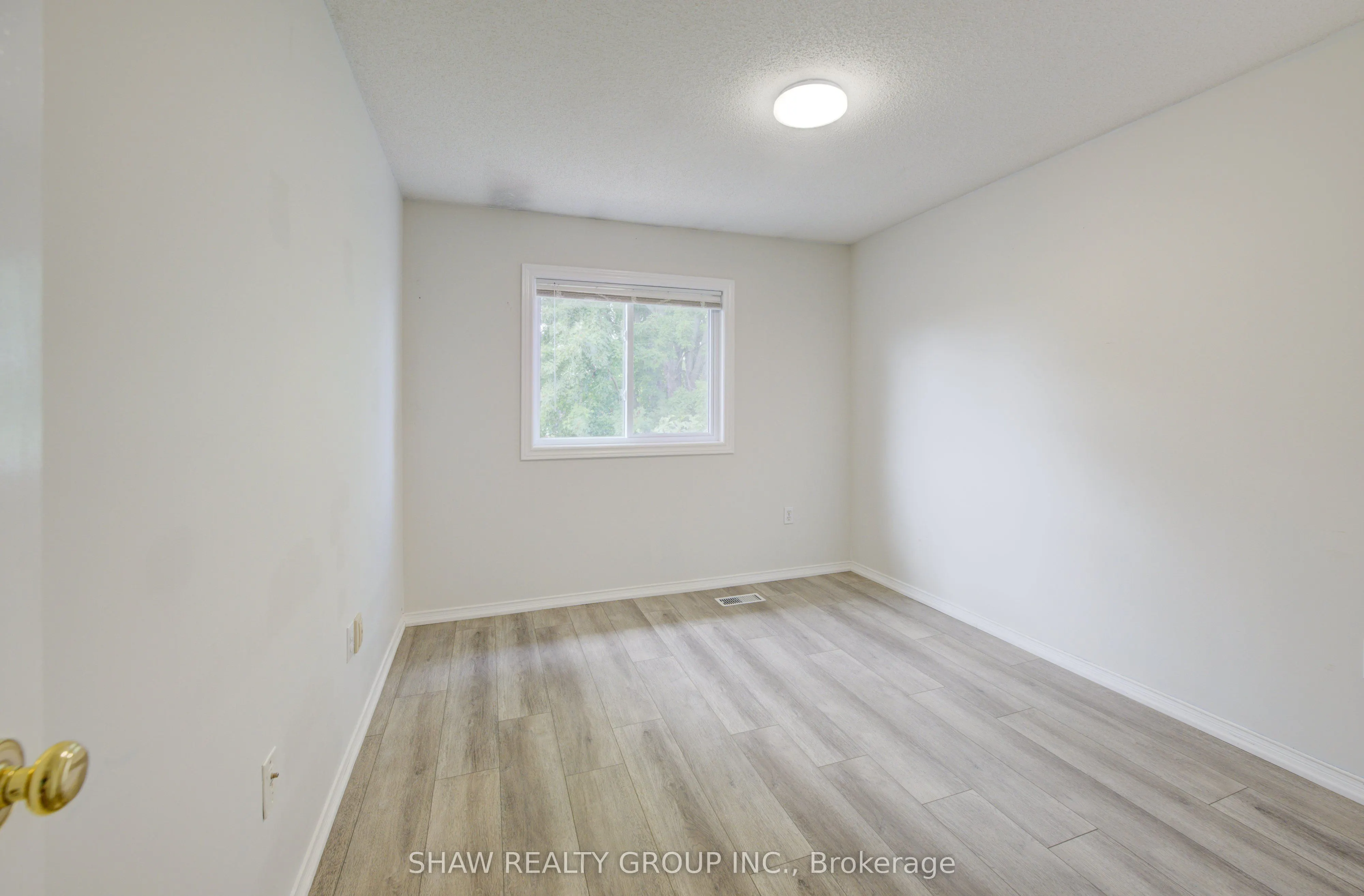 4 King William Court