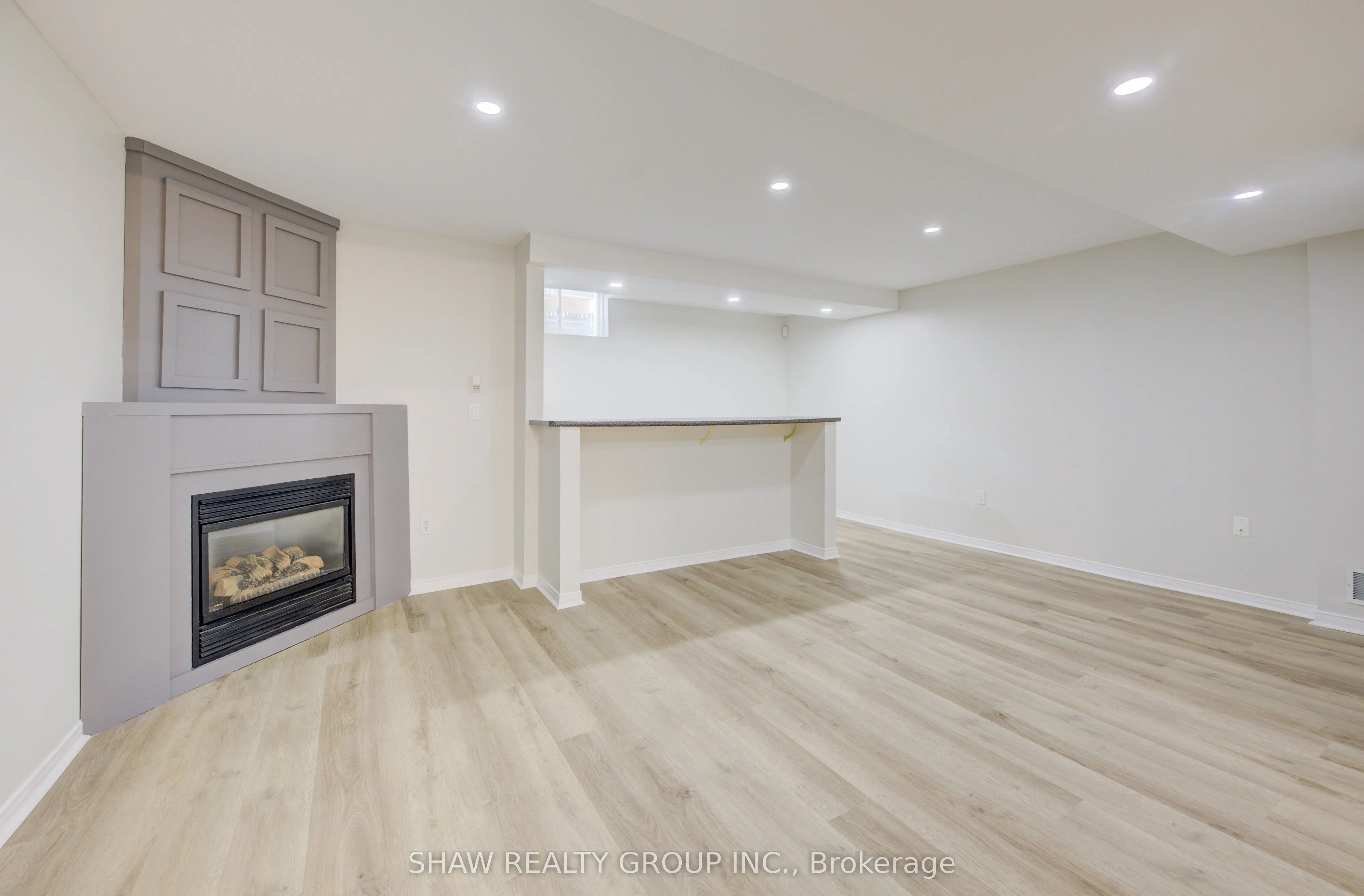 4 King William Court