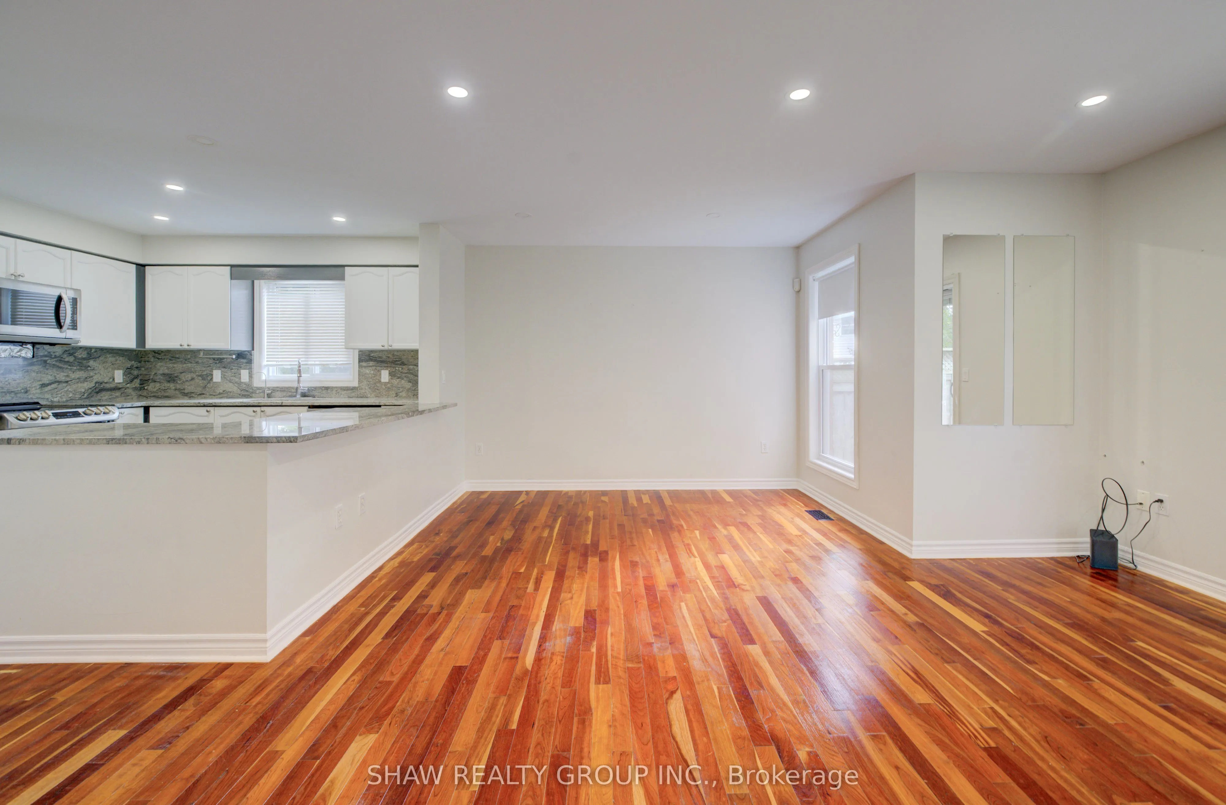 4 King William Court