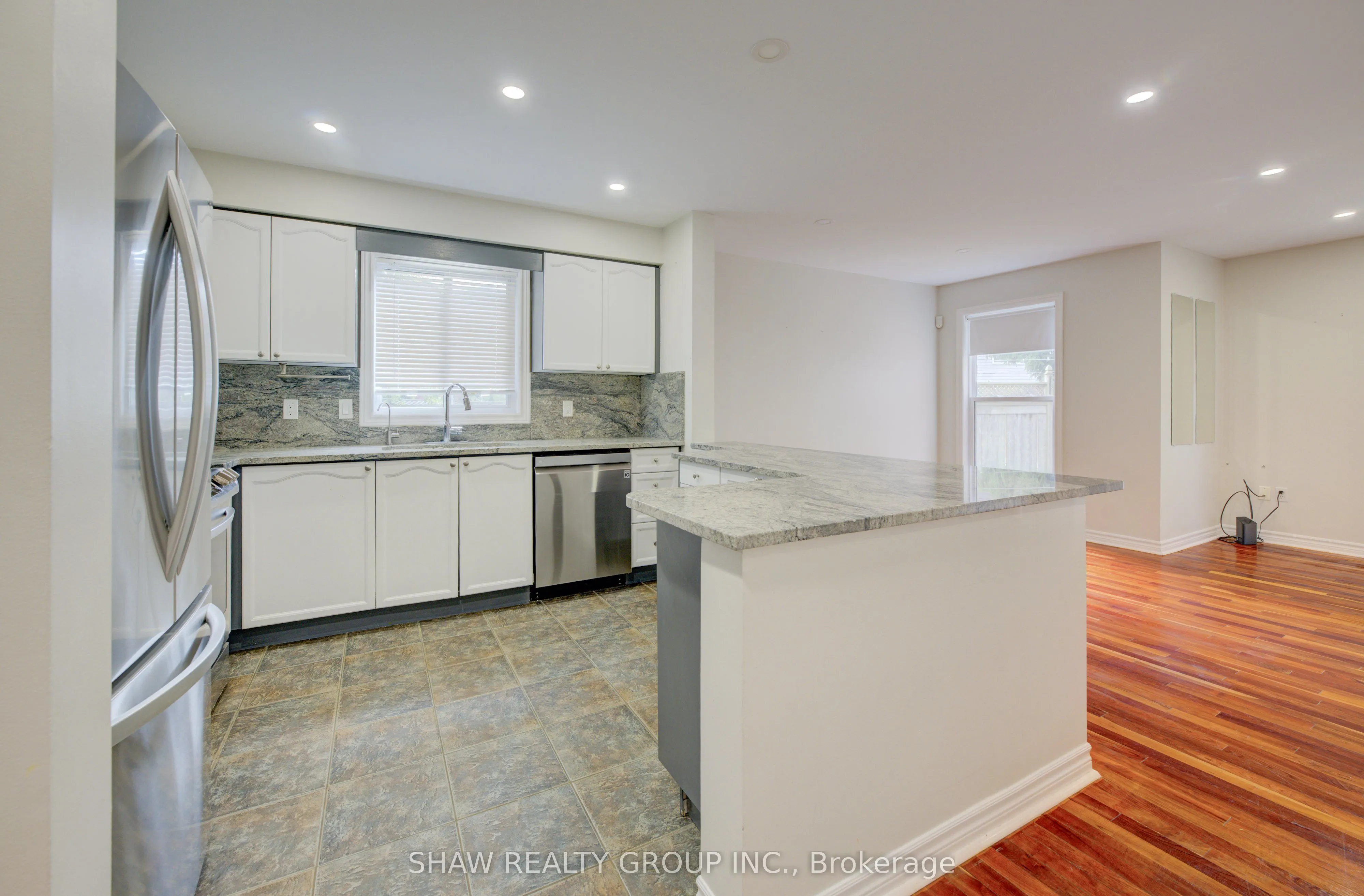 4 King William Court