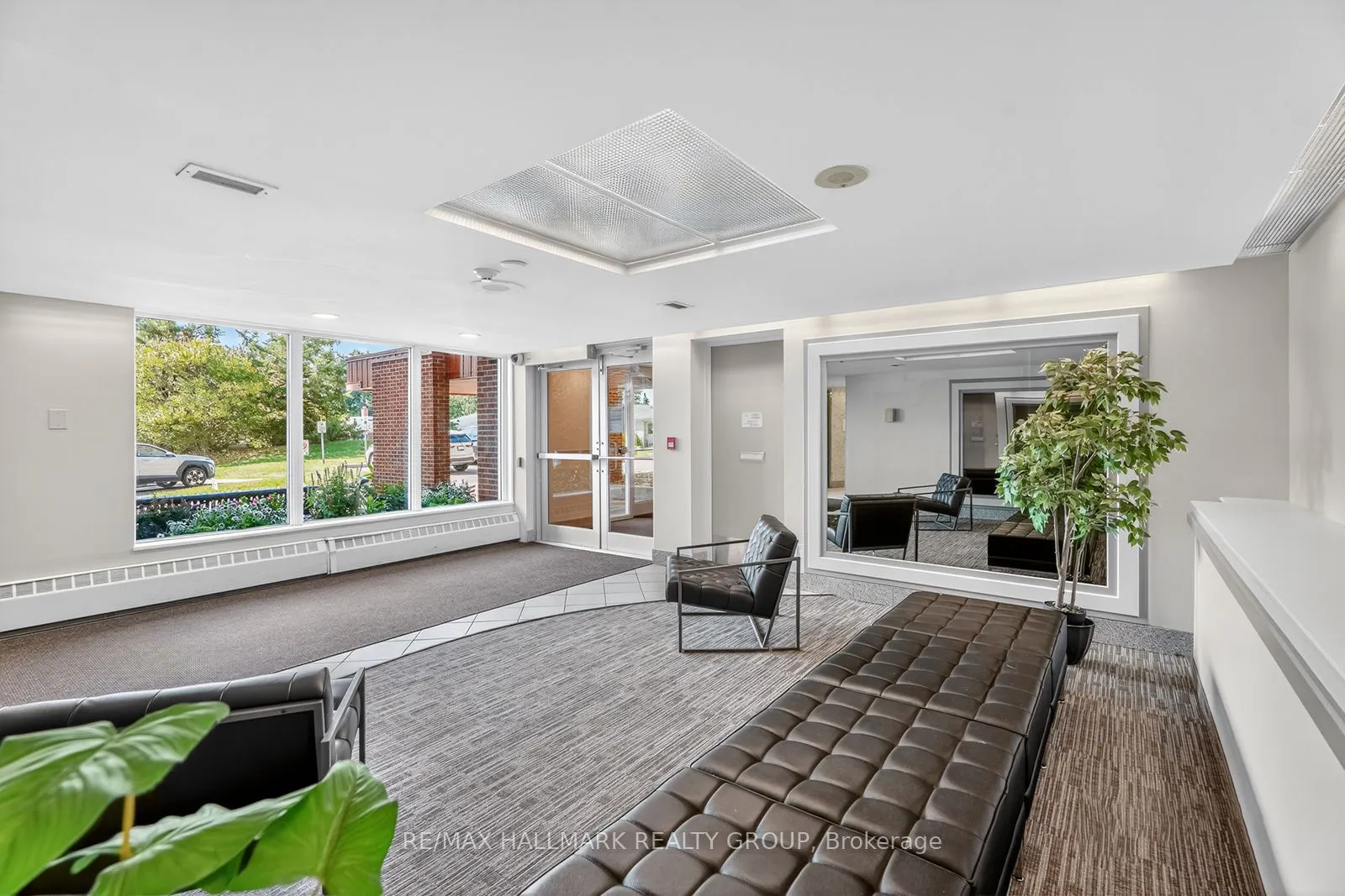 915 Elmsmere Road, #304