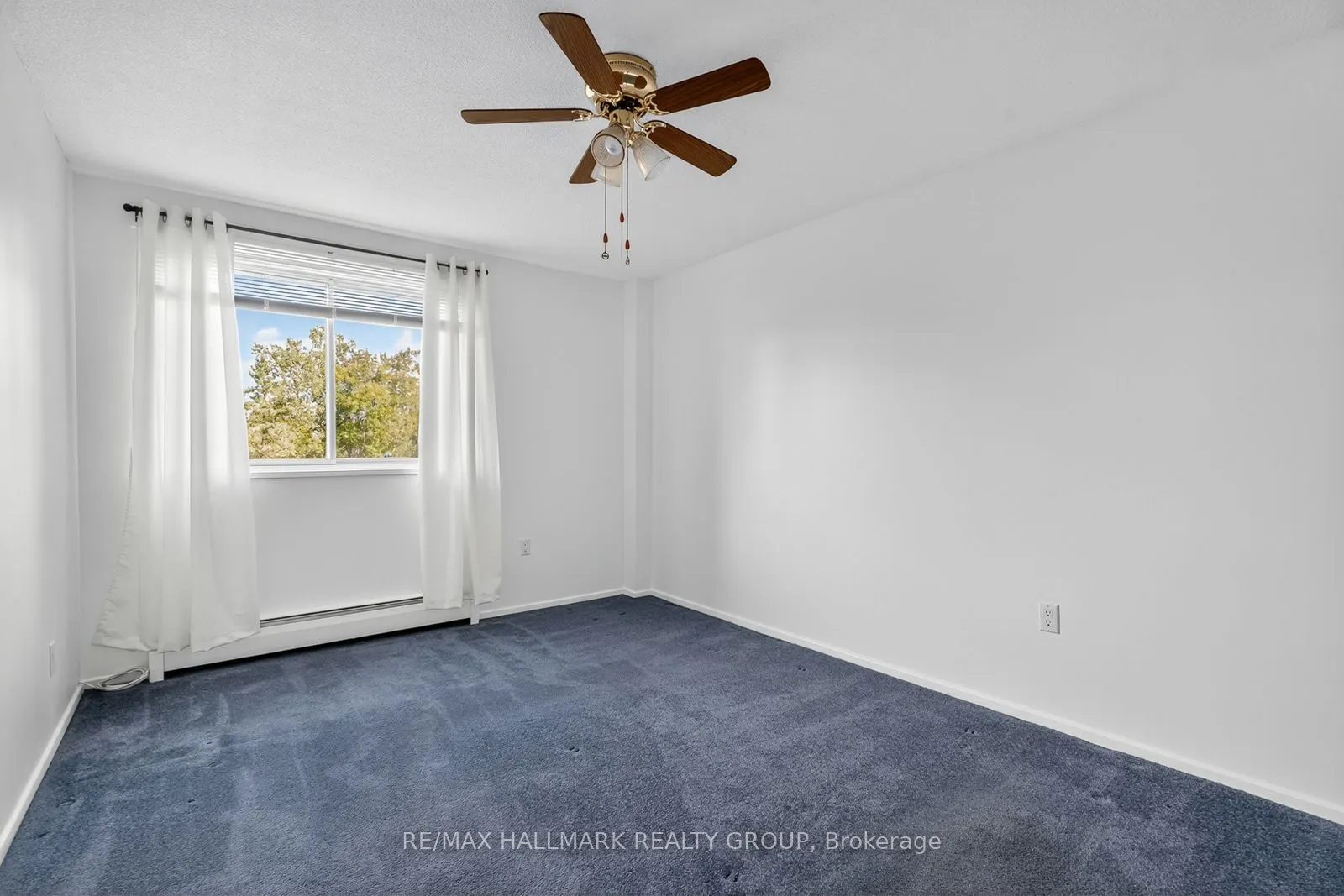 915 Elmsmere Road, #304