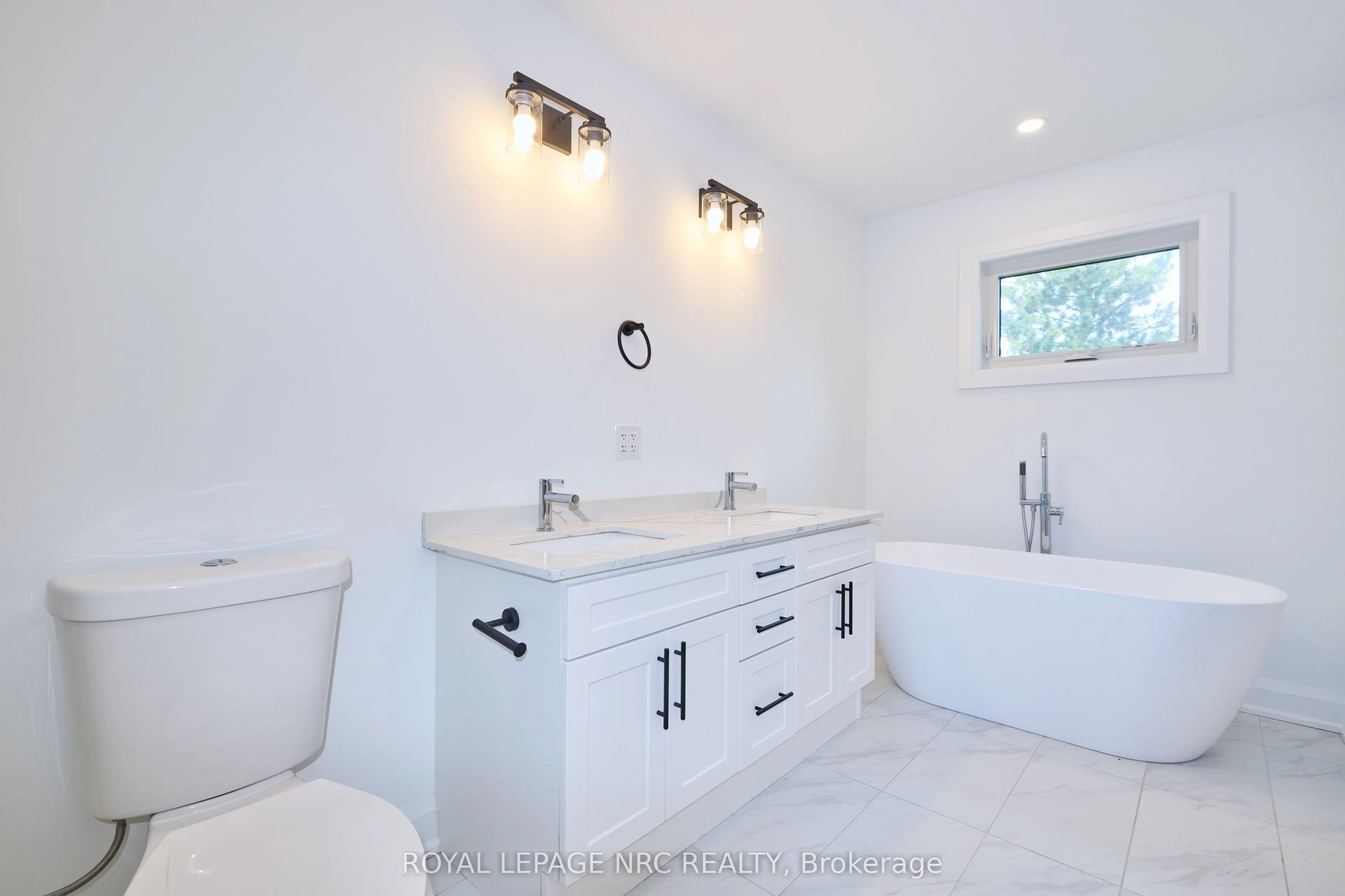 159 Hodgkins Avenue