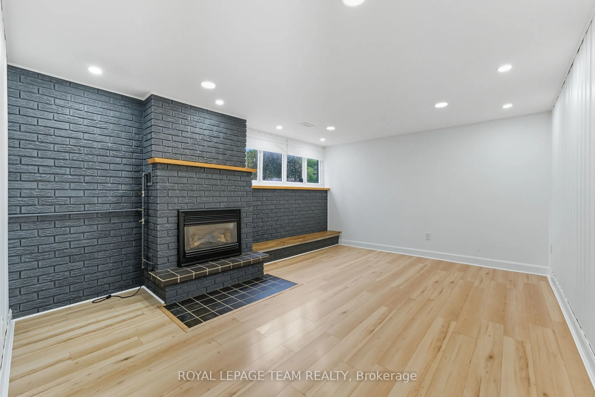 1856 Playfair Drive
