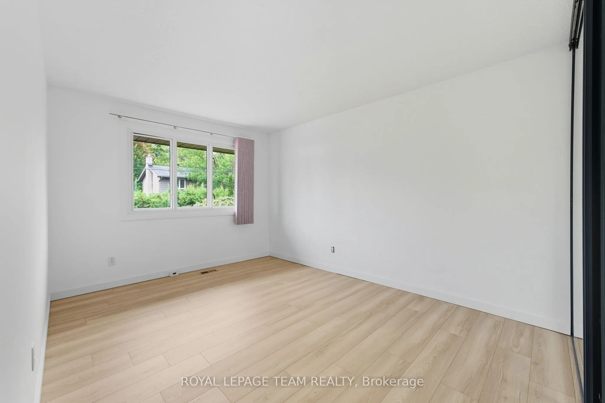 1856 Playfair Drive