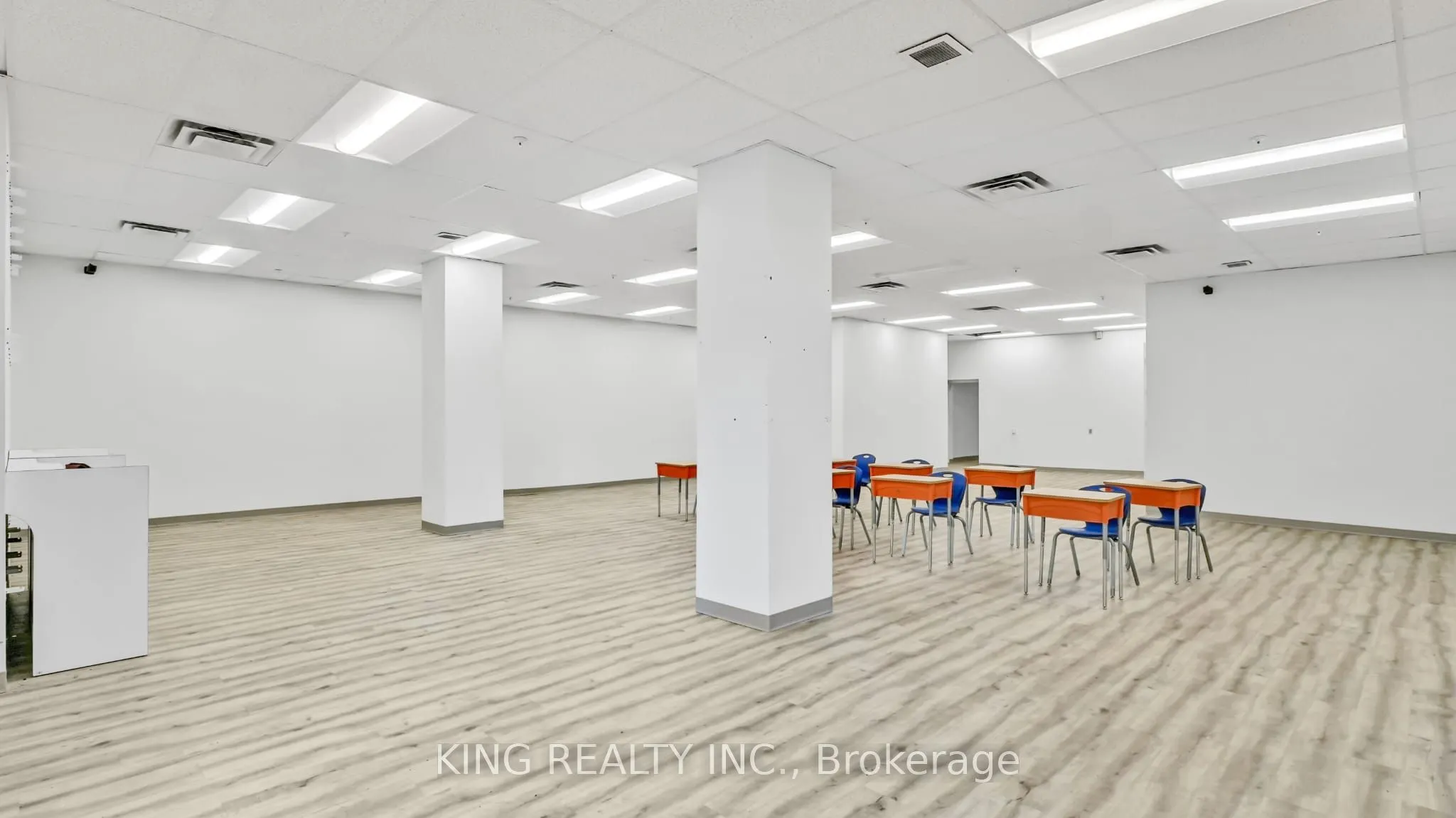 379 DUNDAS Street, #109-110