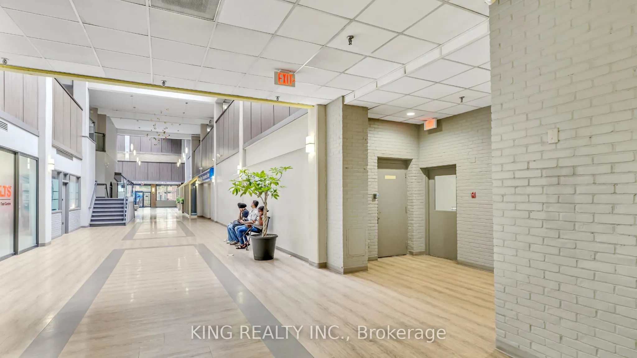 379 DUNDAS Street, #109-110