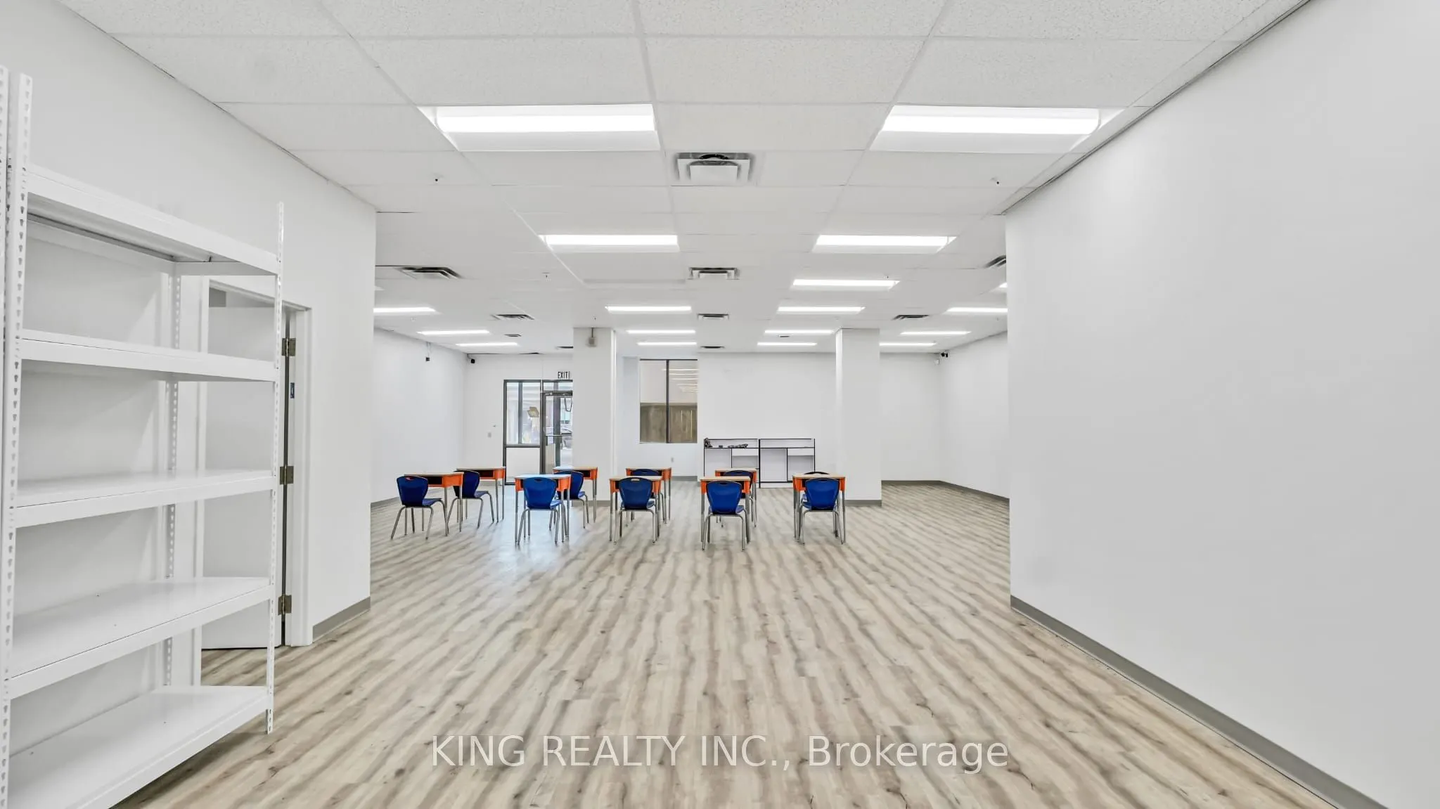 379 DUNDAS Street, #109-110