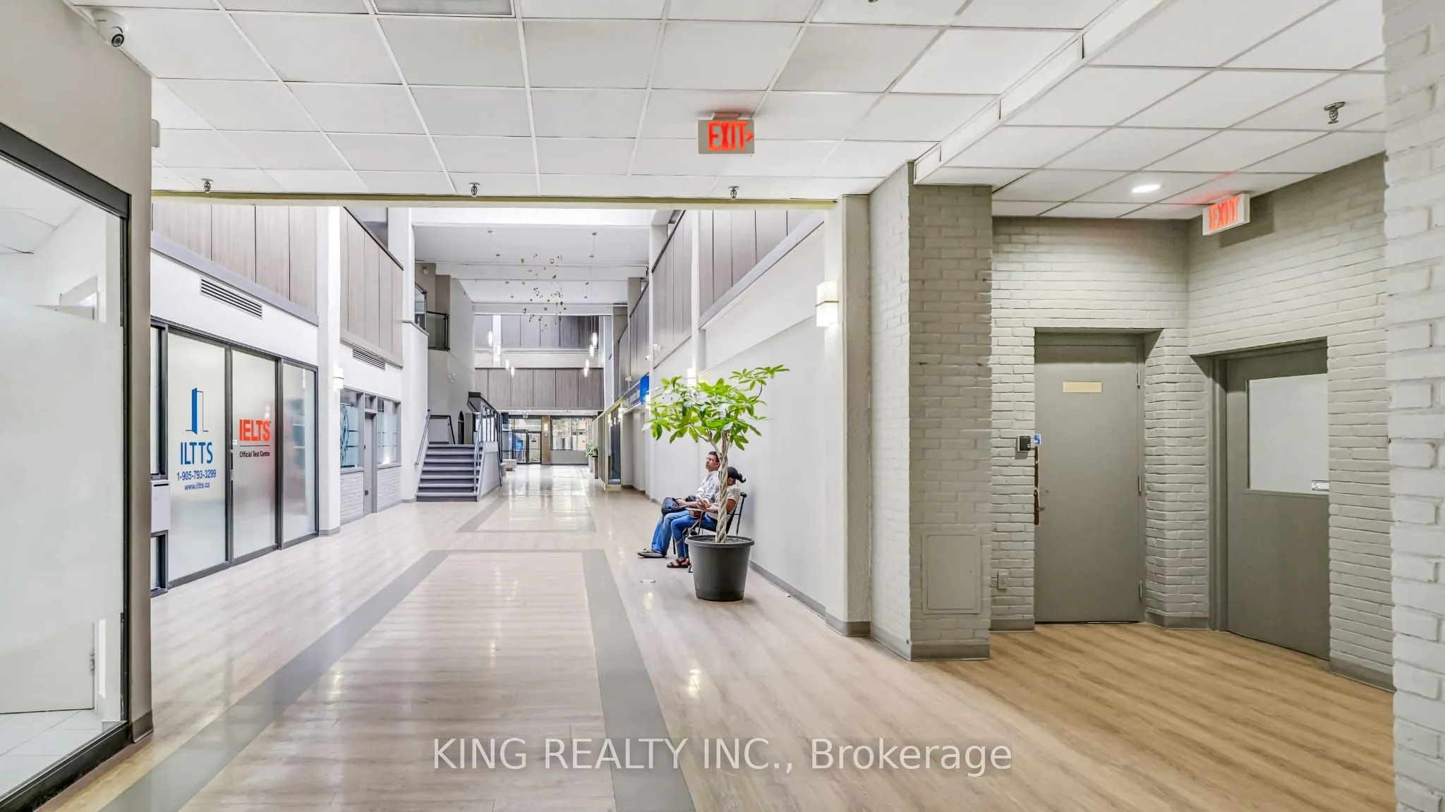 379 DUNDAS Street, #109-110