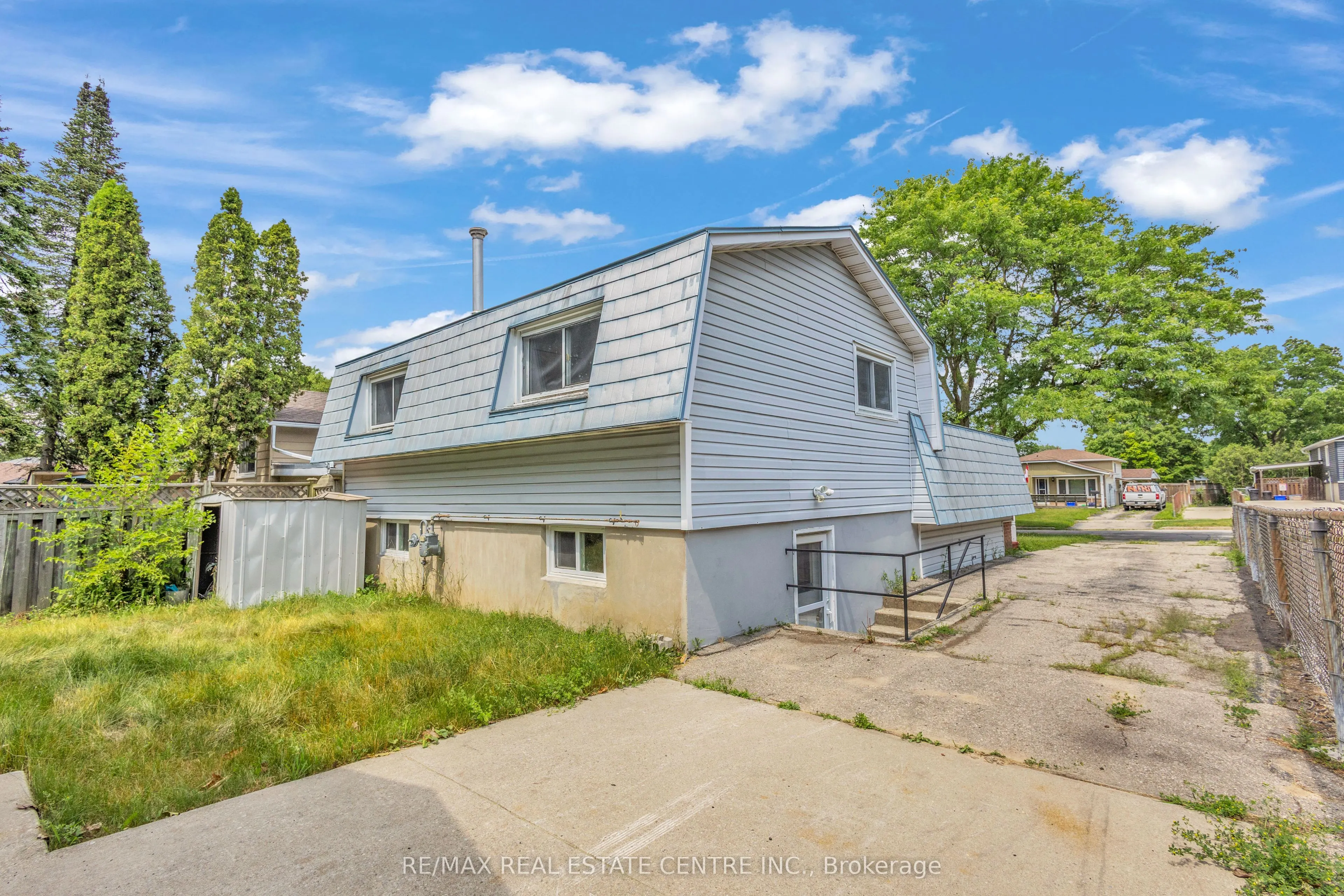 87 Christopher Drive