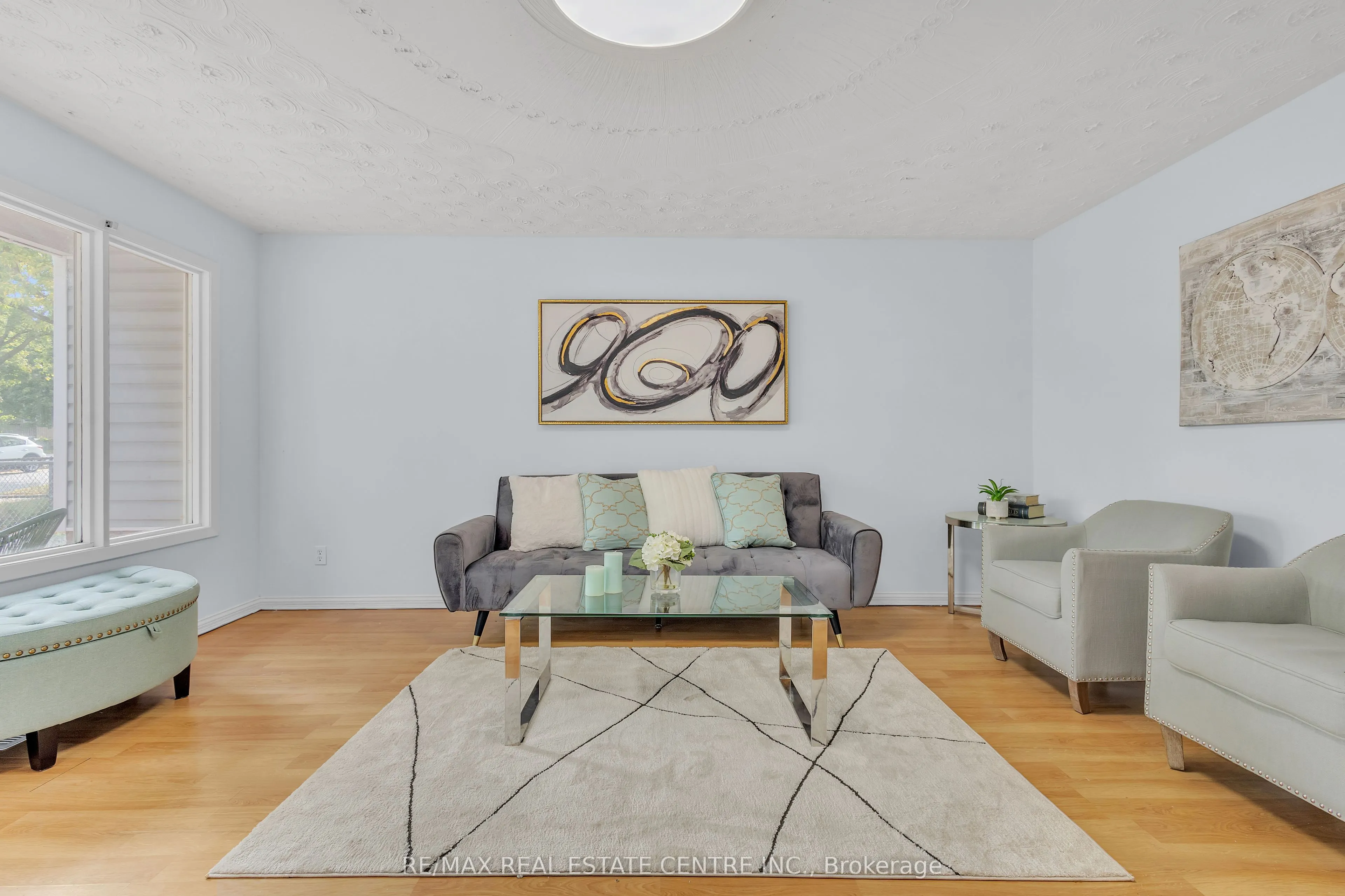 87 Christopher Drive